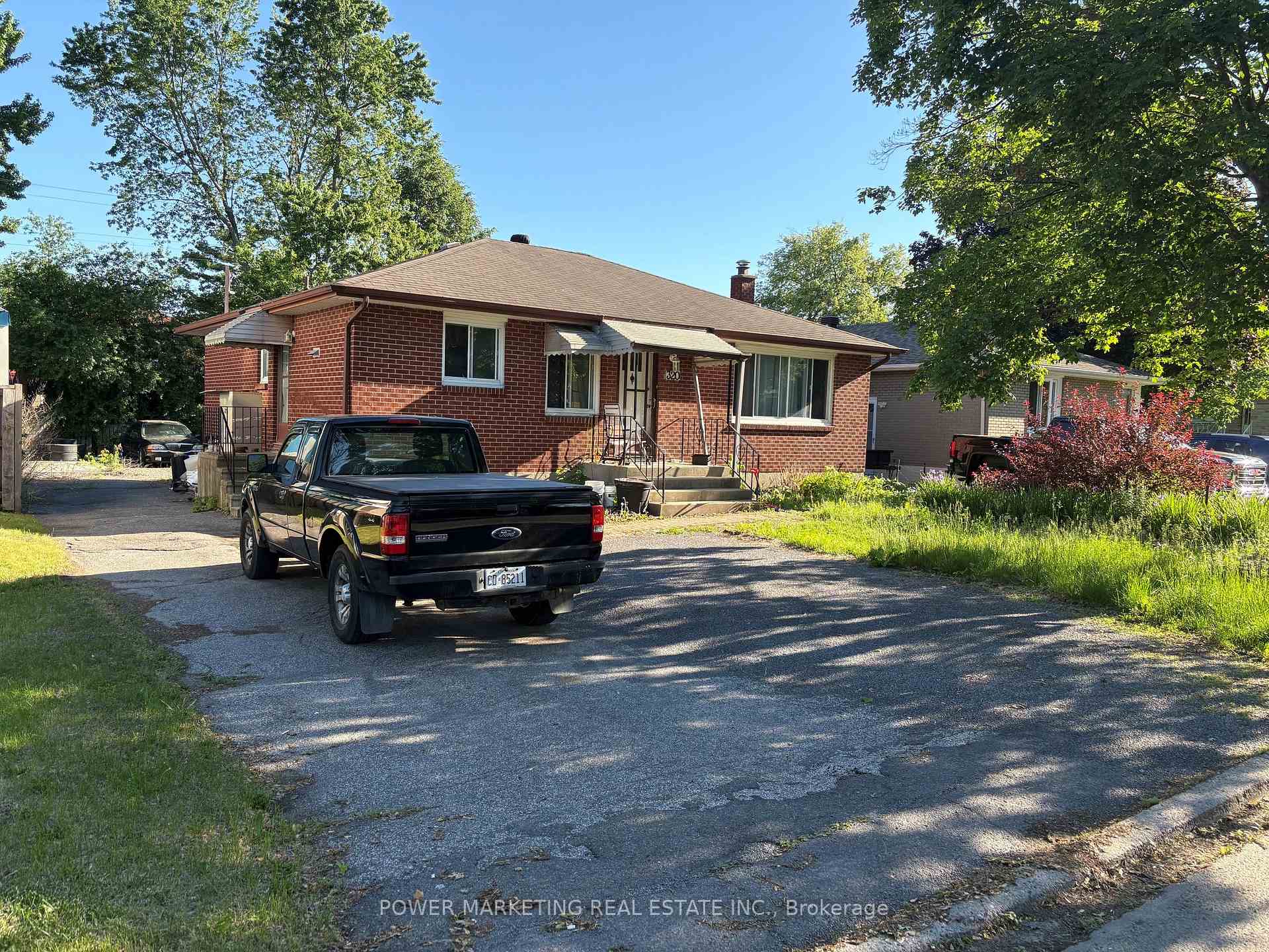 Photo 2 of 320 Fullerton Avenue, Ottawa, Overbrook/Castle Heights — HOMEH