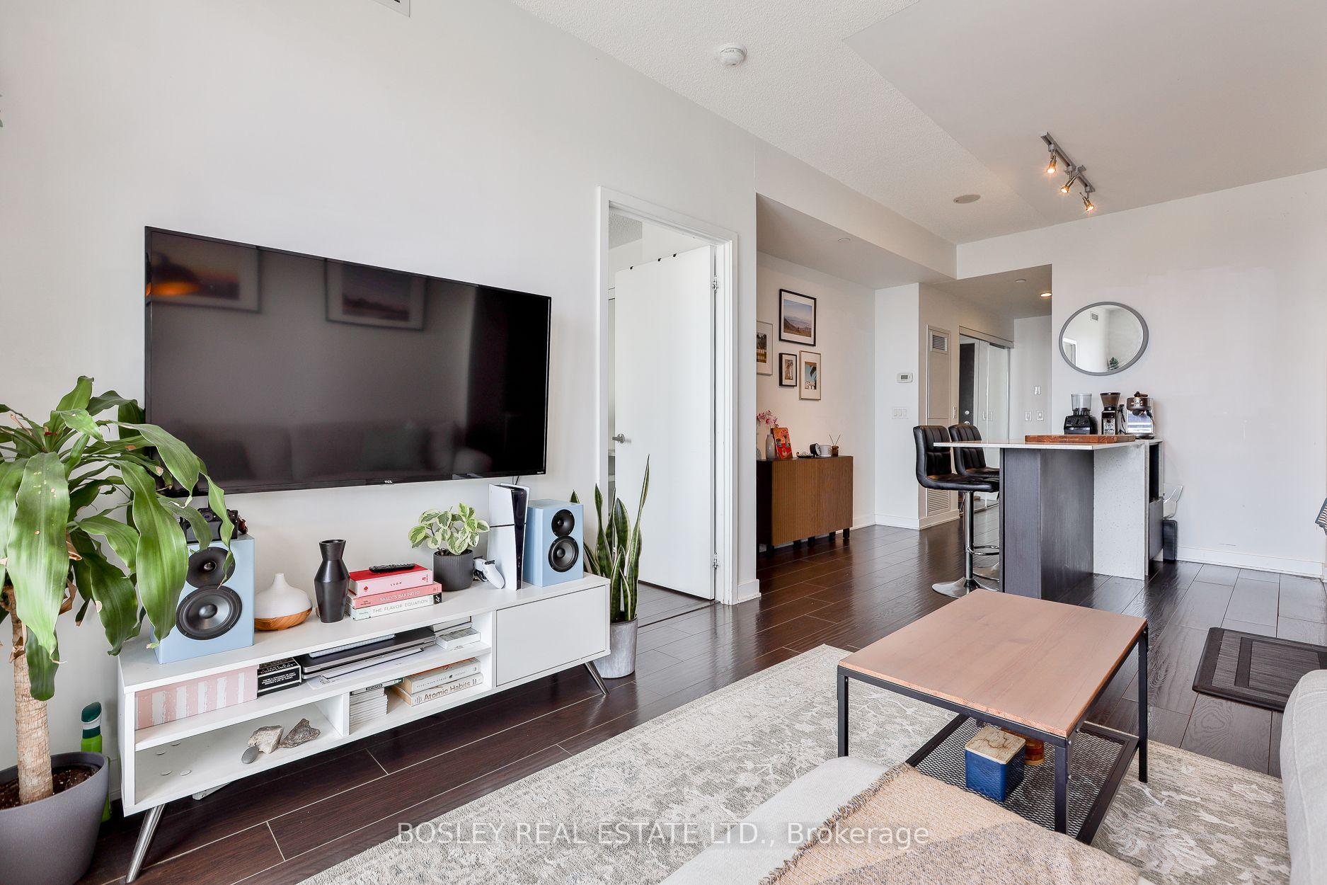 Photo 10 of Unit 2104, 170 Sumach Street, Toronto, Regent Park — HOMEH