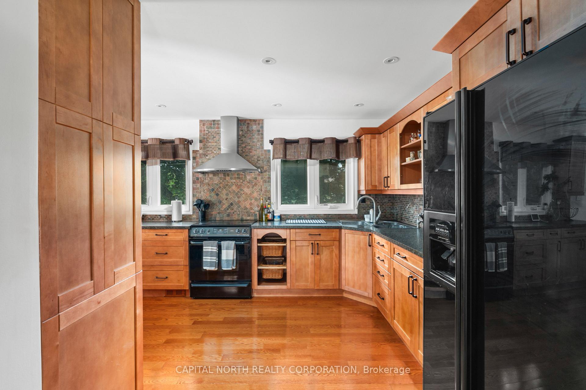 Photo 9 of 56 Ellis Avenue, King, Nobleton — HOMEH