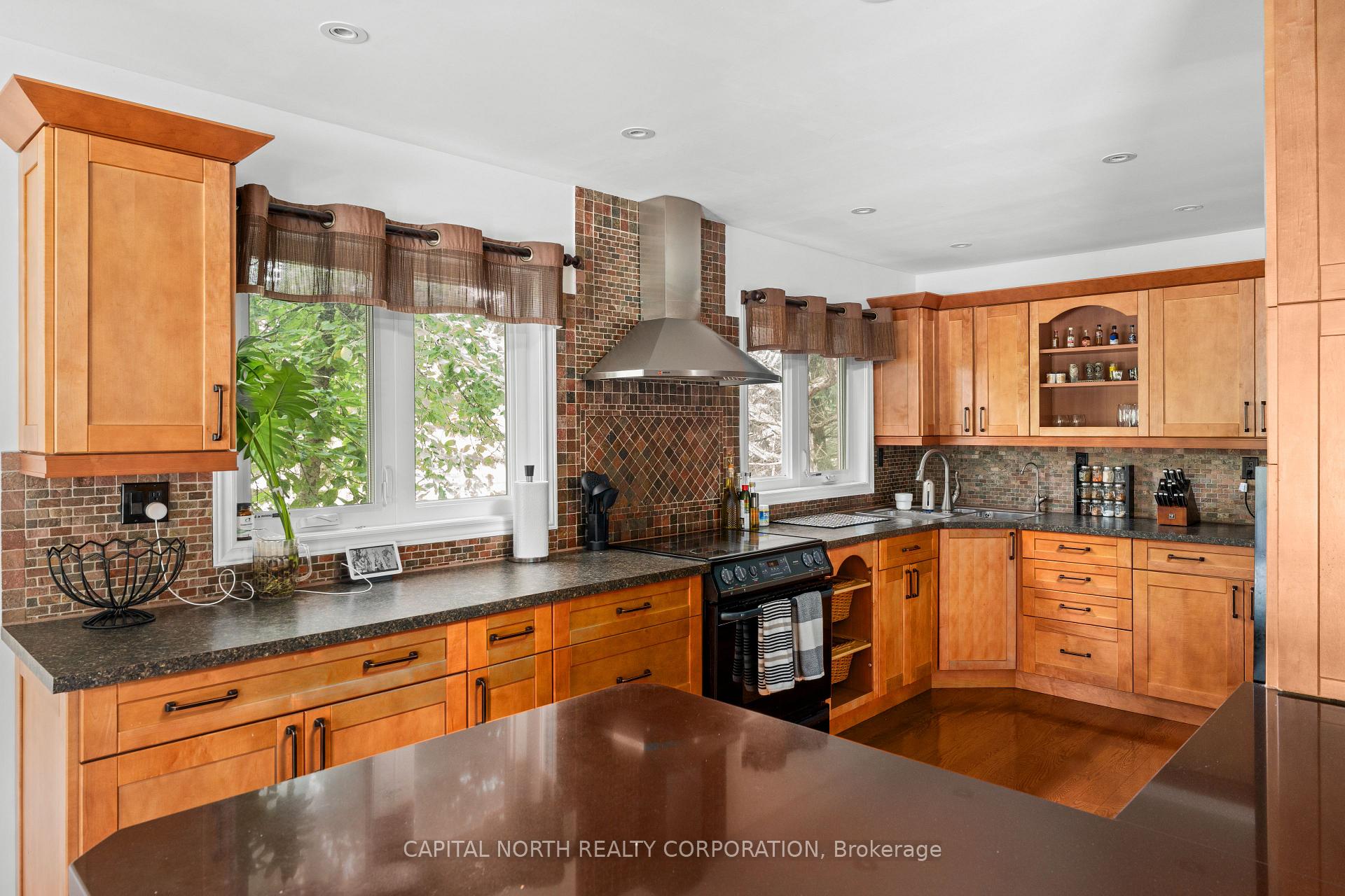 Photo 11 of 56 Ellis Avenue, King, Nobleton — HOMEH