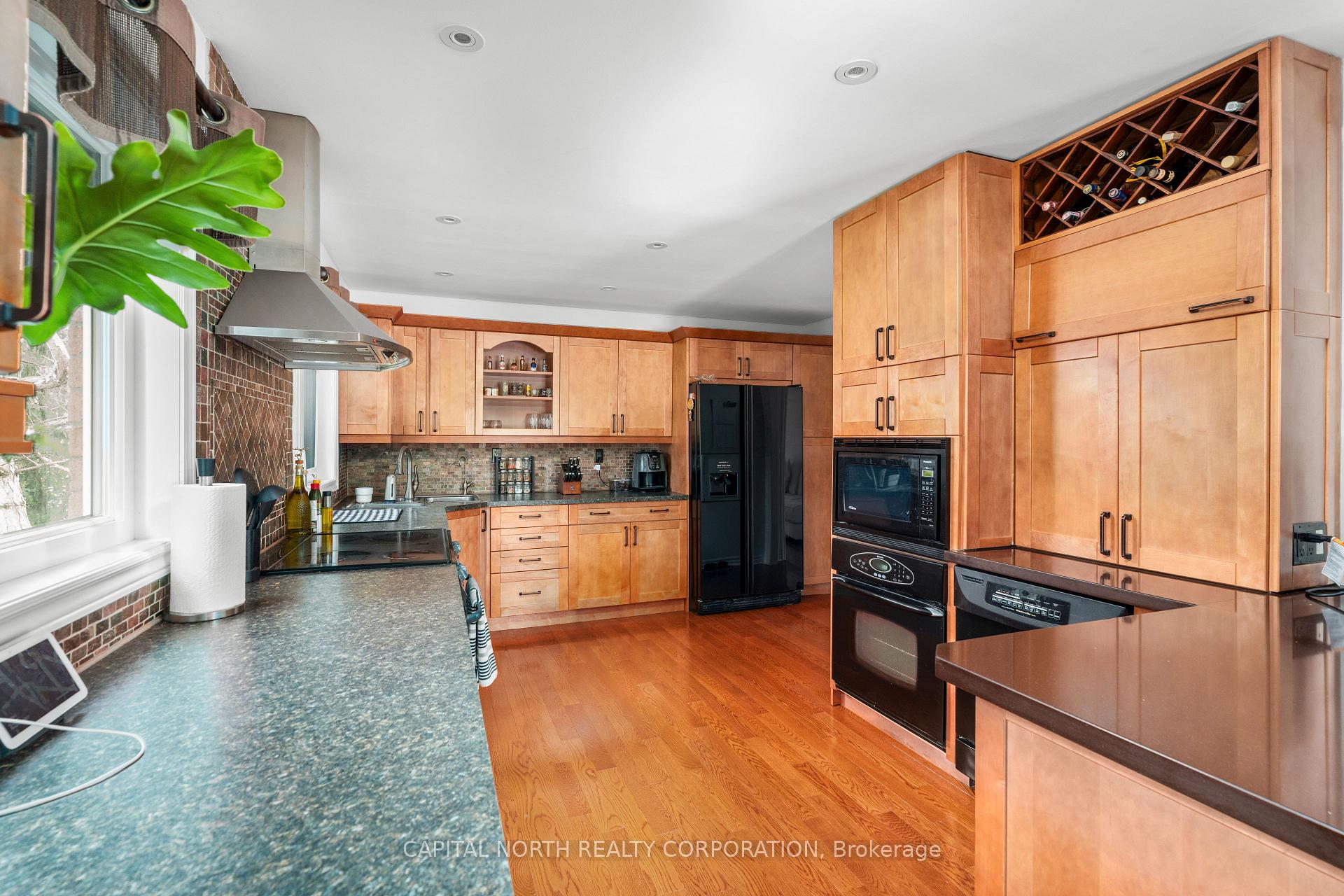 Photo 13 of 56 Ellis Avenue, King, Nobleton — HOMEH