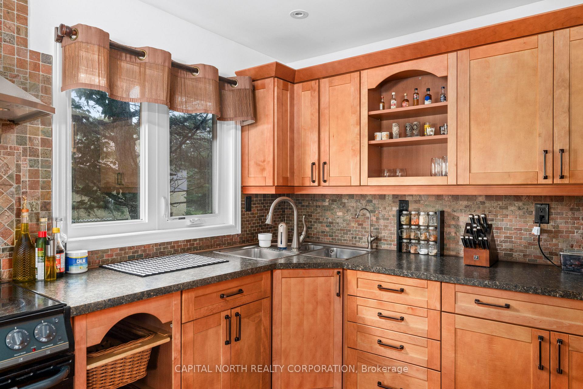 Photo 14 of 56 Ellis Avenue, King, Nobleton — HOMEH