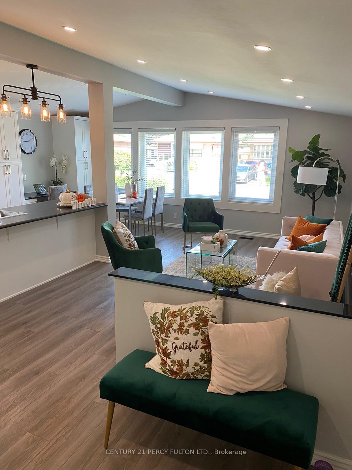 Photo 4 of 876 Antonio Street, Pickering, Bay Ridges — HOMEH