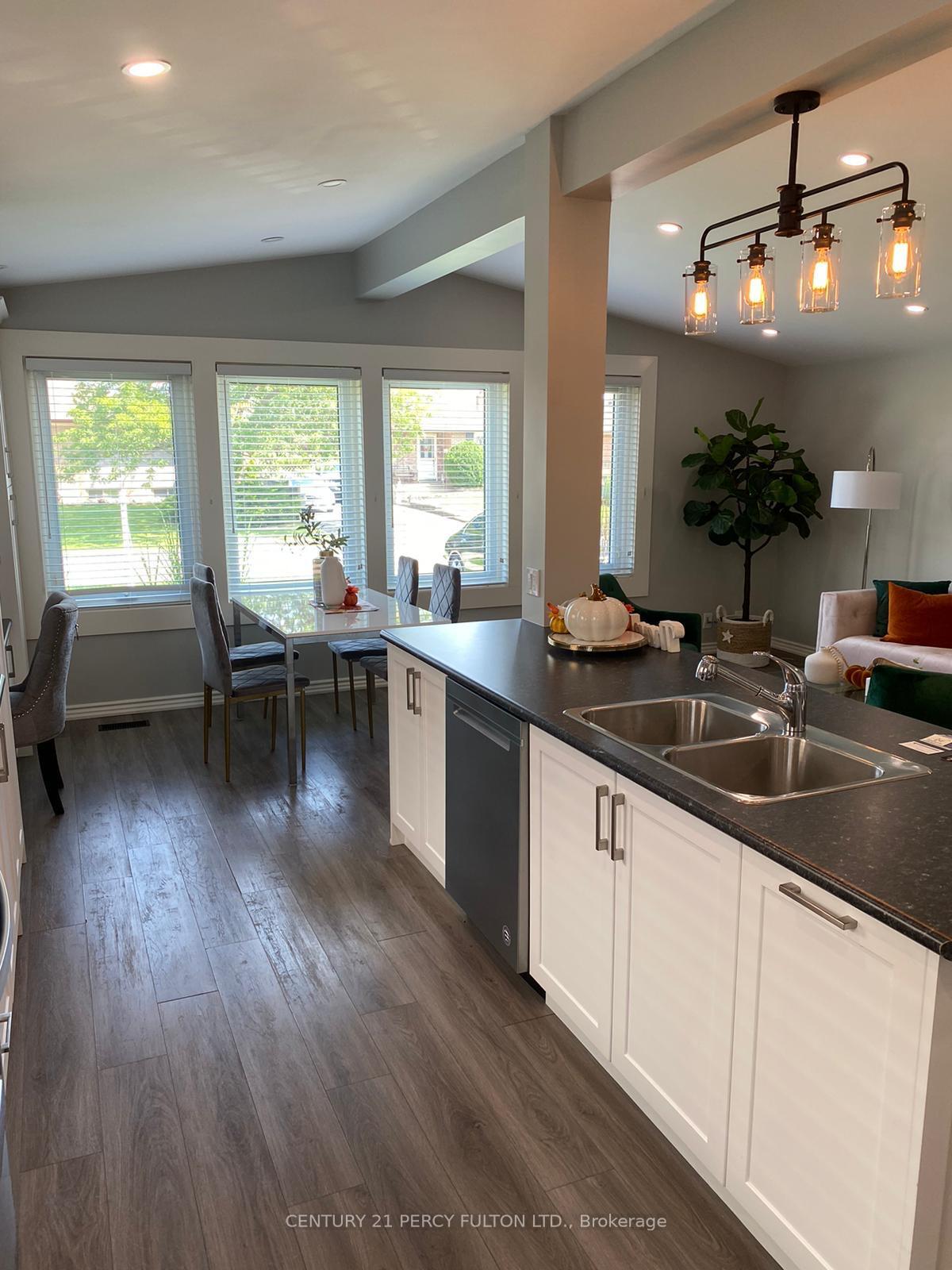 Photo 5 of 876 Antonio Street, Pickering, Bay Ridges — HOMEH