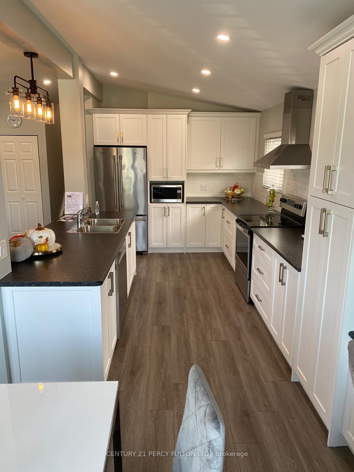 Photo 6 of 876 Antonio Street, Pickering, Bay Ridges — HOMEH
