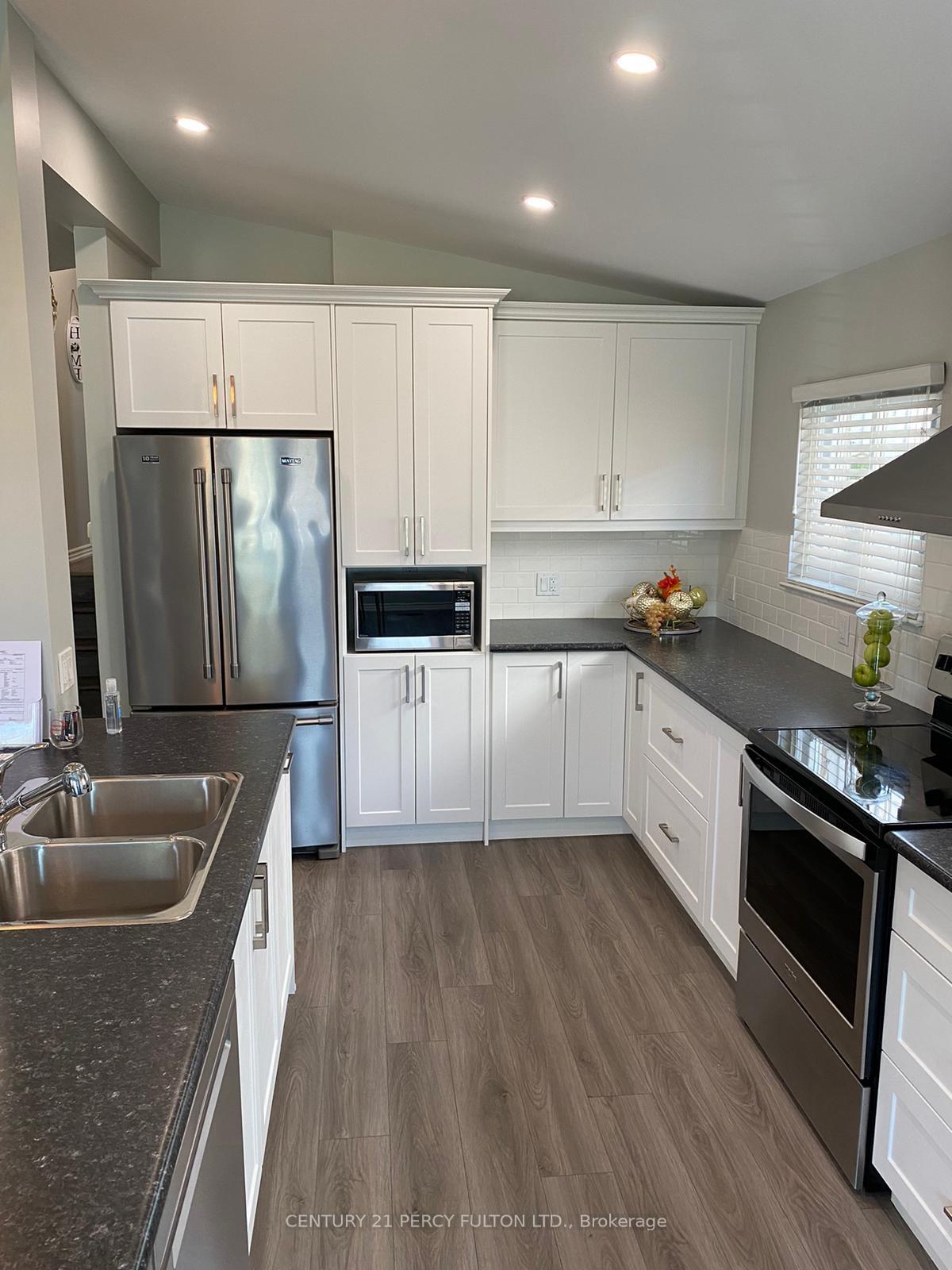 Photo 8 of 876 Antonio Street, Pickering, Bay Ridges — HOMEH