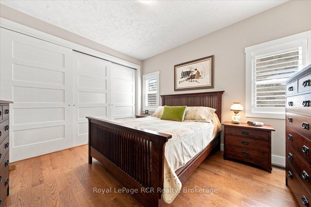 Photo 12 of 323 5th Avenue W, Owen Sound — HOMEH