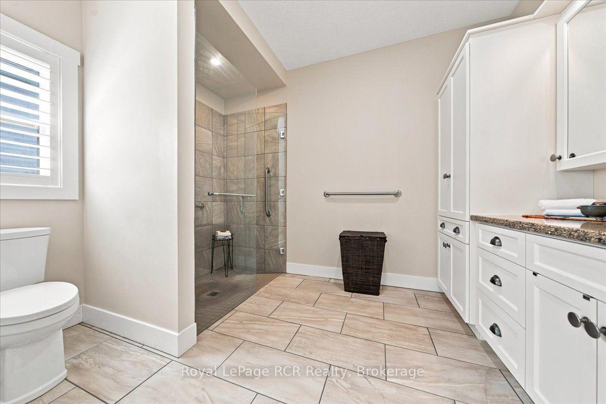 Photo 14 of 323 5th Avenue W, Owen Sound — HOMEH
