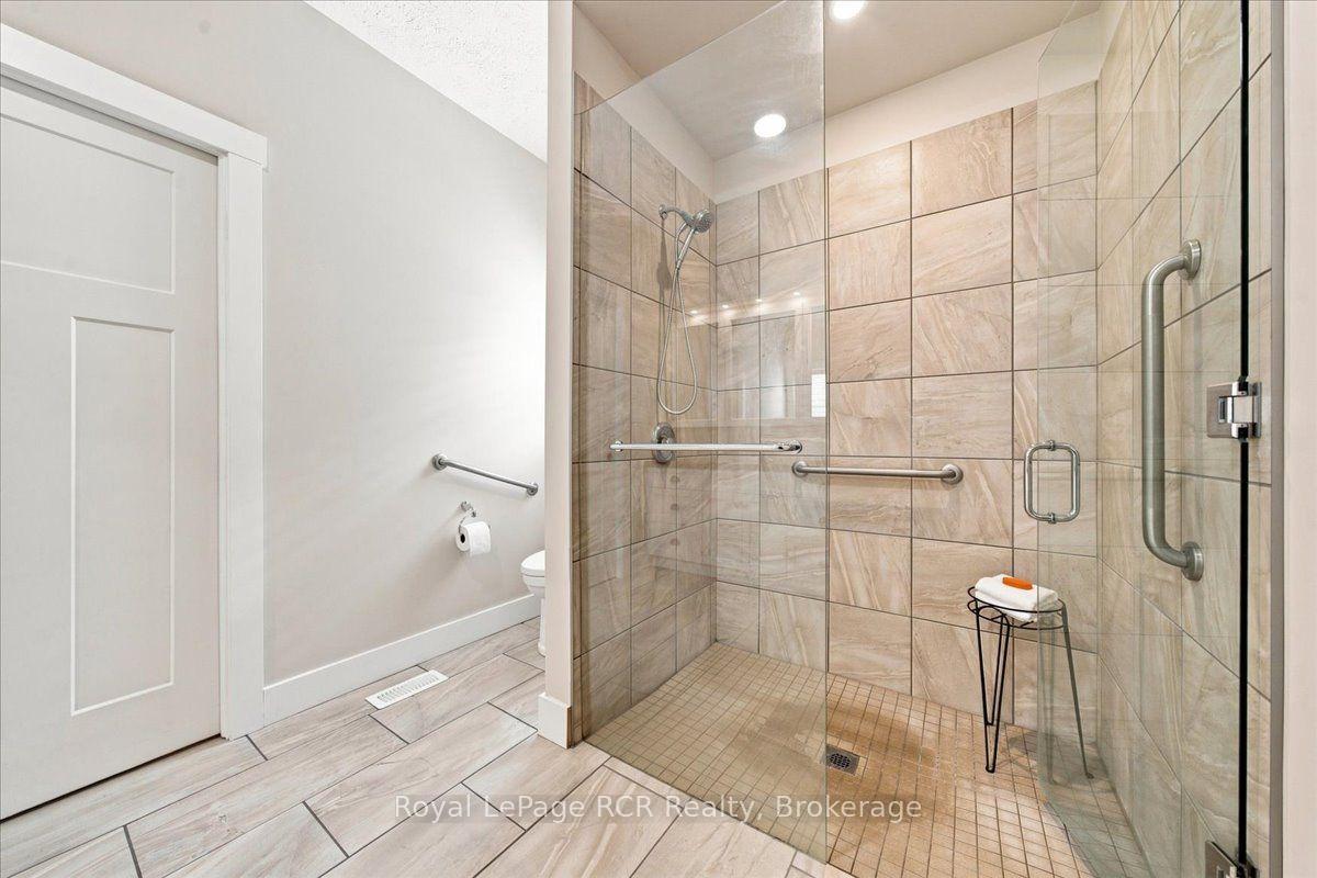 Photo 15 of 323 5th Avenue W, Owen Sound — HOMEH
