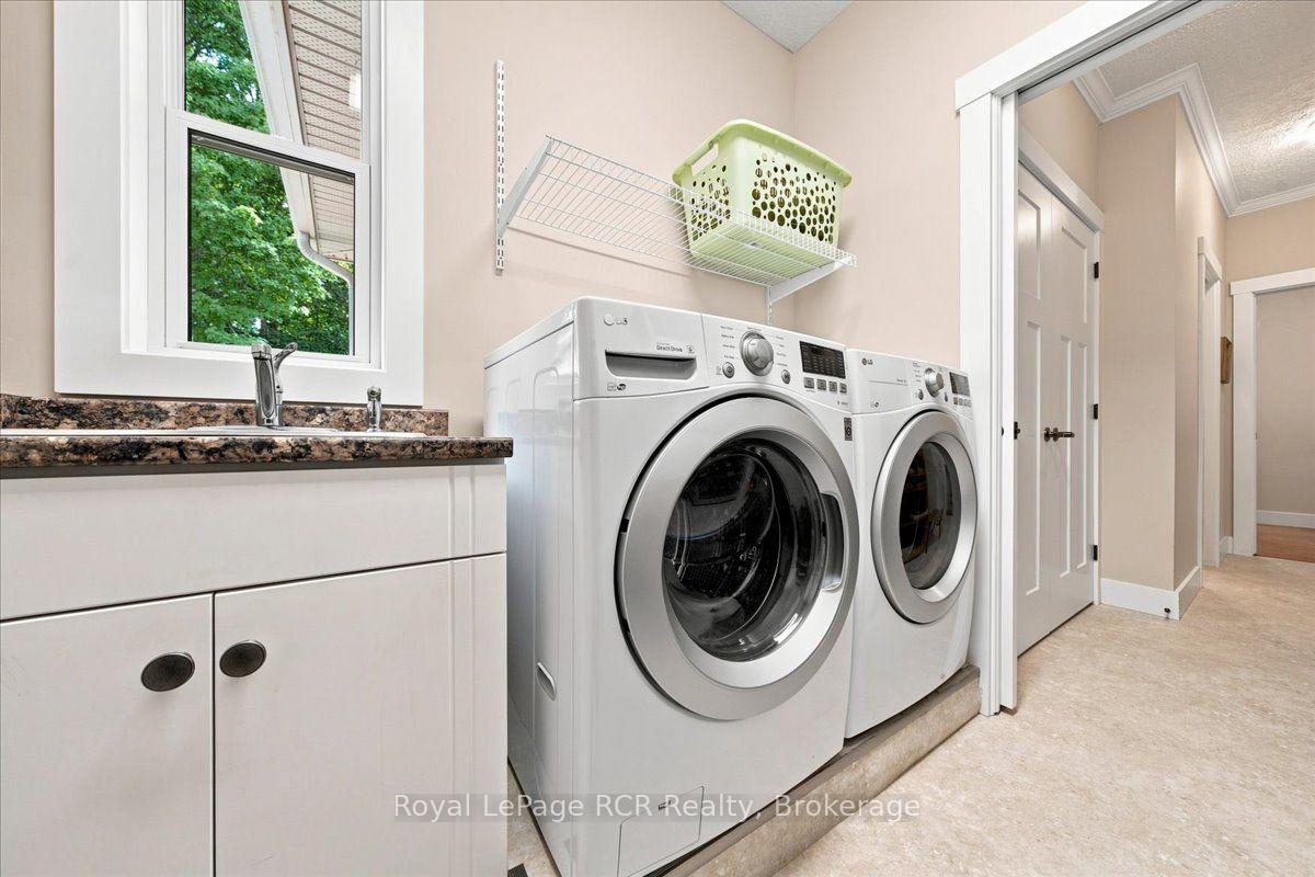Photo 19 of 323 5th Avenue W, Owen Sound — HOMEH