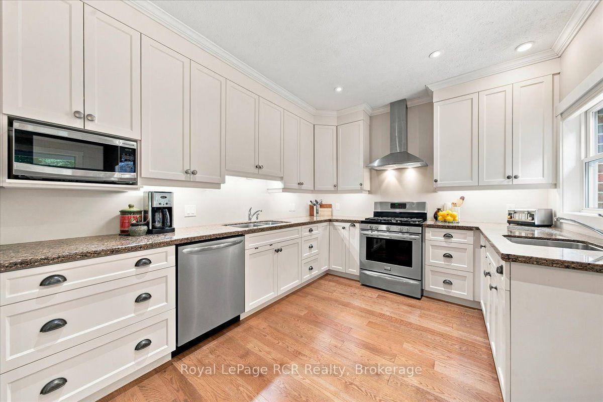 Photo 21 of 323 5th Avenue W, Owen Sound — HOMEH