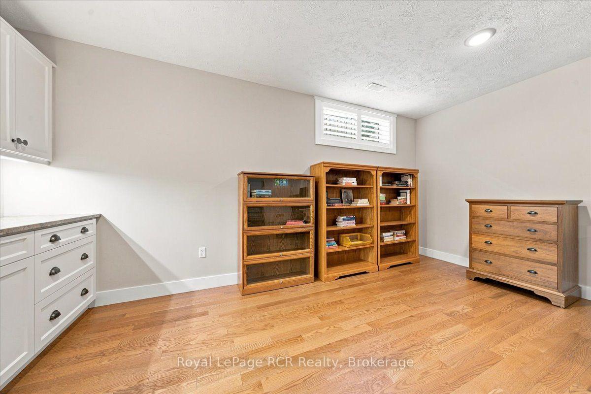 Photo 32 of 323 5th Avenue W, Owen Sound — HOMEH