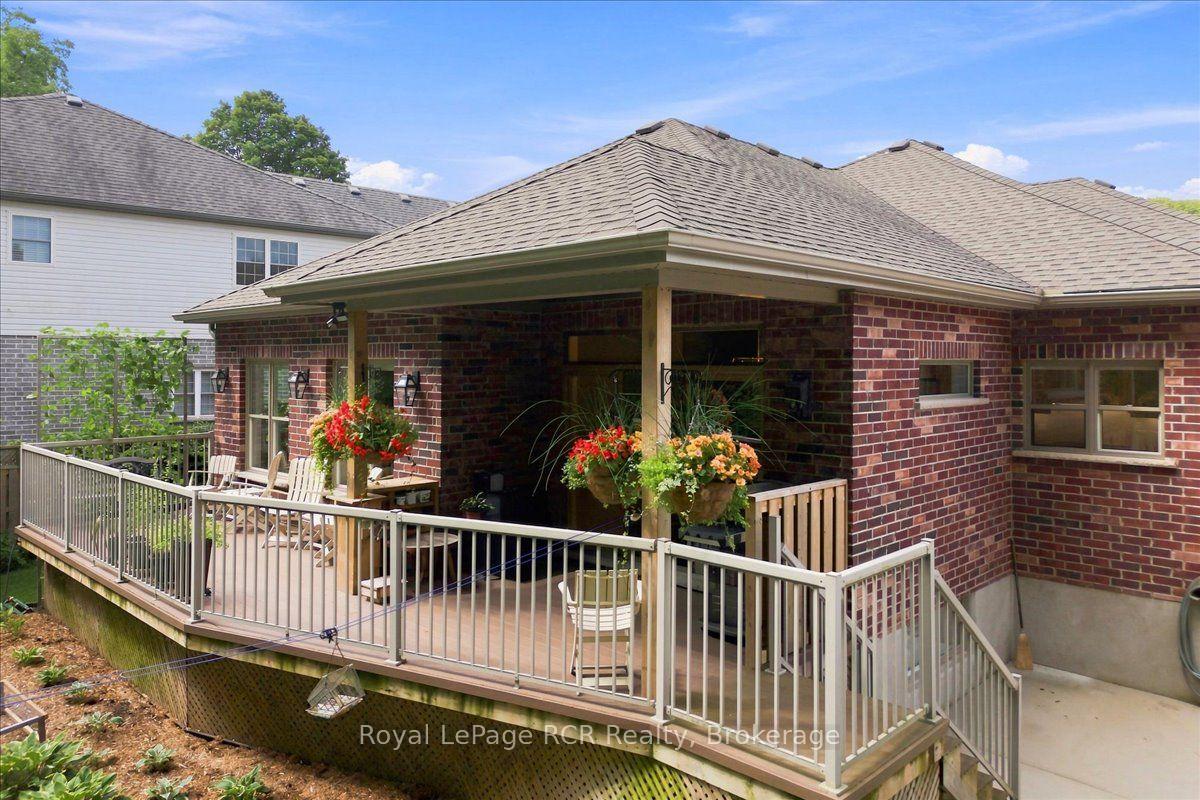 Photo 51 of 323 5th Avenue W, Owen Sound — HOMEH