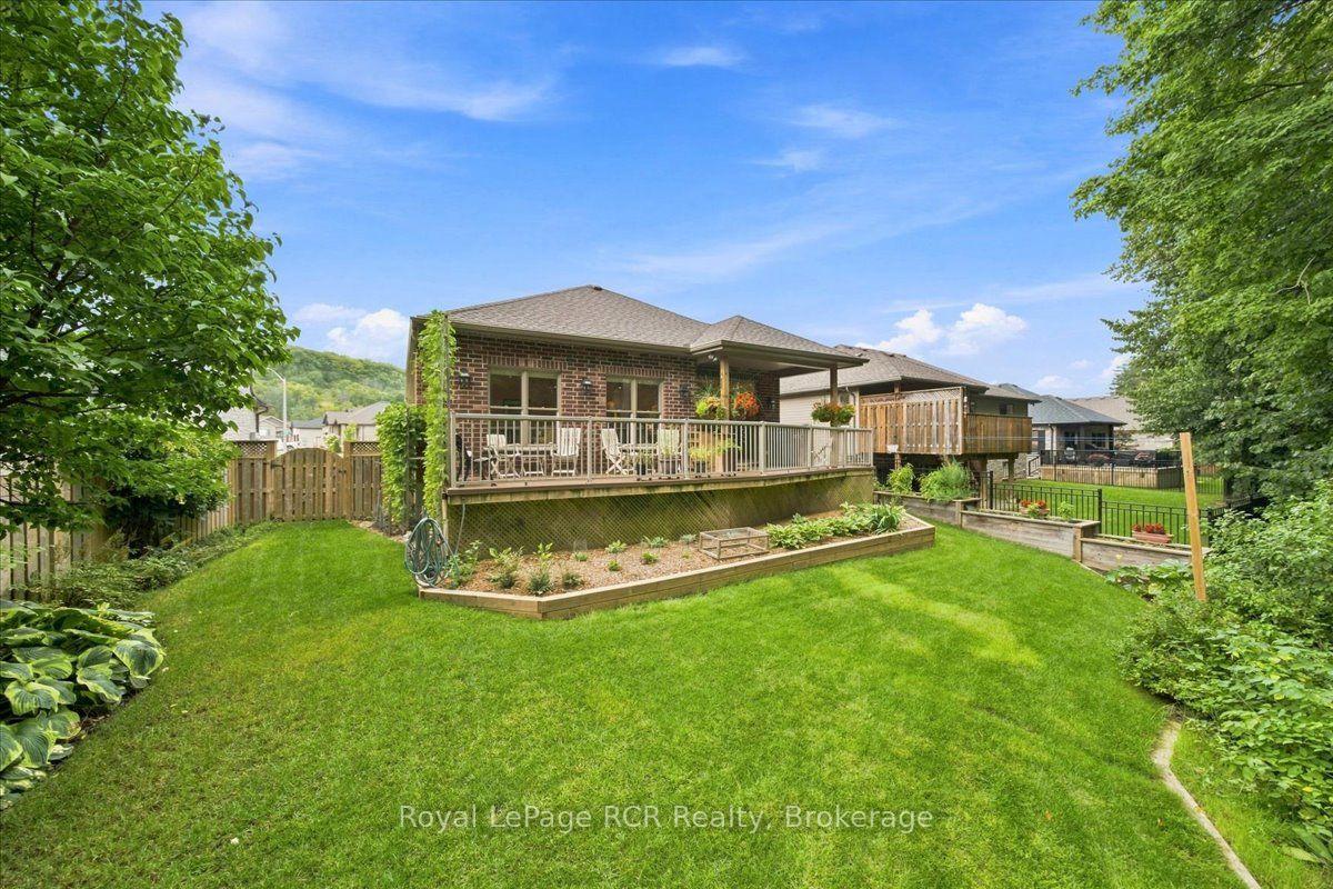 Photo 55 of 323 5th Avenue W, Owen Sound — HOMEH