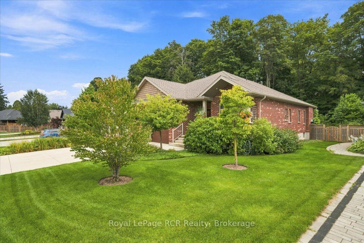 Photo 4 of 323 5th Avenue W, Owen Sound — HOMEH