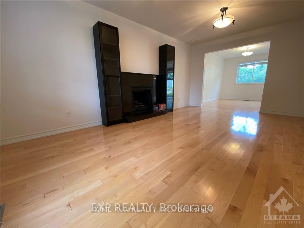 Photo 3 of 34 Brockington Crescent, Ottawa, Tanglewood — HOMEH