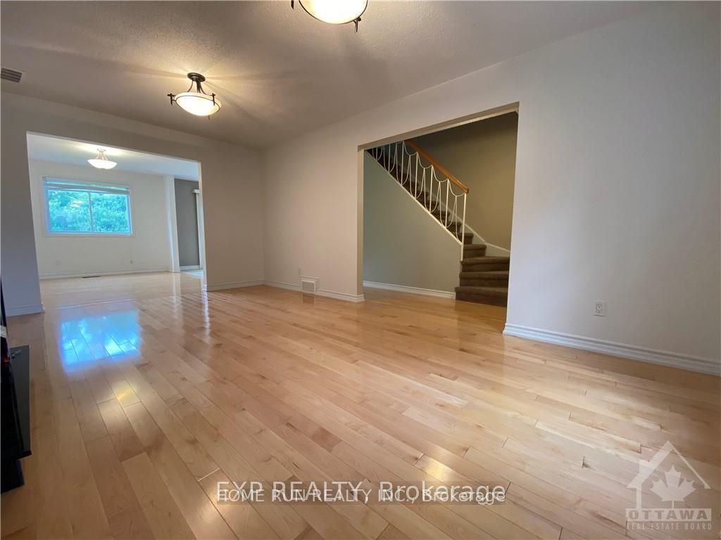 Photo 4 of 34 Brockington Crescent, Ottawa, Tanglewood — HOMEH