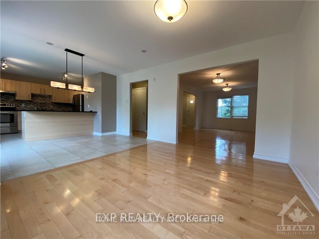 Photo 5 of 34 Brockington Crescent, Ottawa, Tanglewood — HOMEH