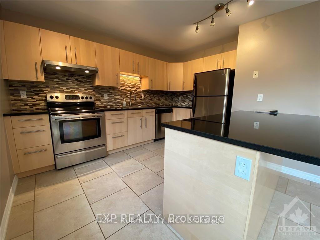 Photo 9 of 34 Brockington Crescent, Ottawa, Tanglewood — HOMEH