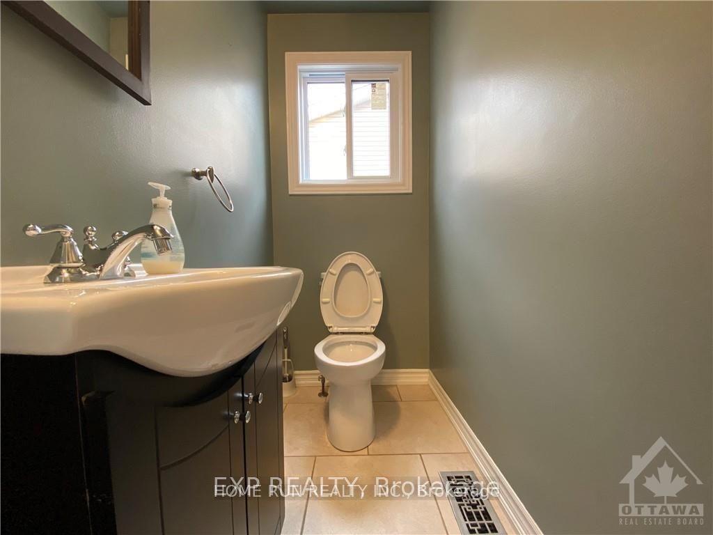 Photo 11 of 34 Brockington Crescent, Ottawa, Tanglewood — HOMEH
