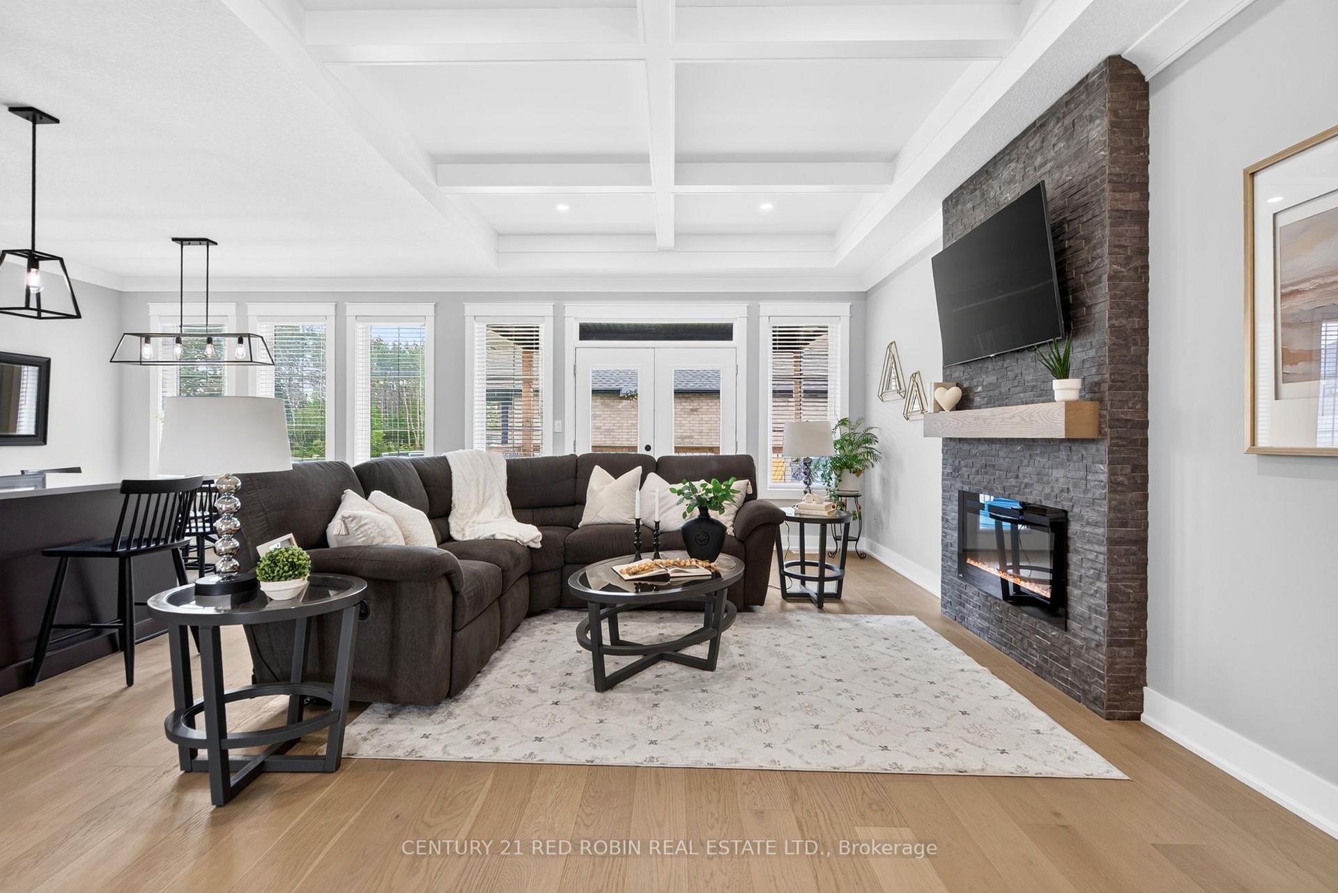 Photo 5 of 35 Elliot Street, Strathroy-Caradoc, SE — HOMEH