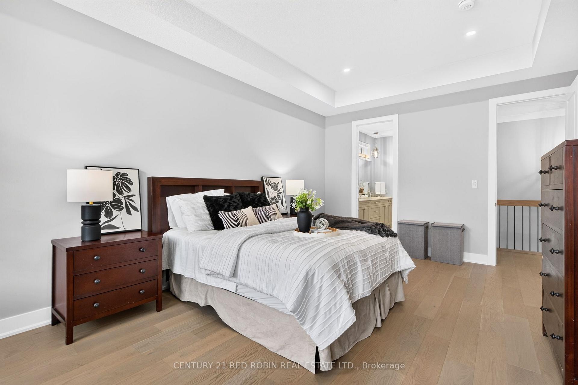 Photo 13 of 35 Elliot Street, Strathroy-Caradoc, SE — HOMEH