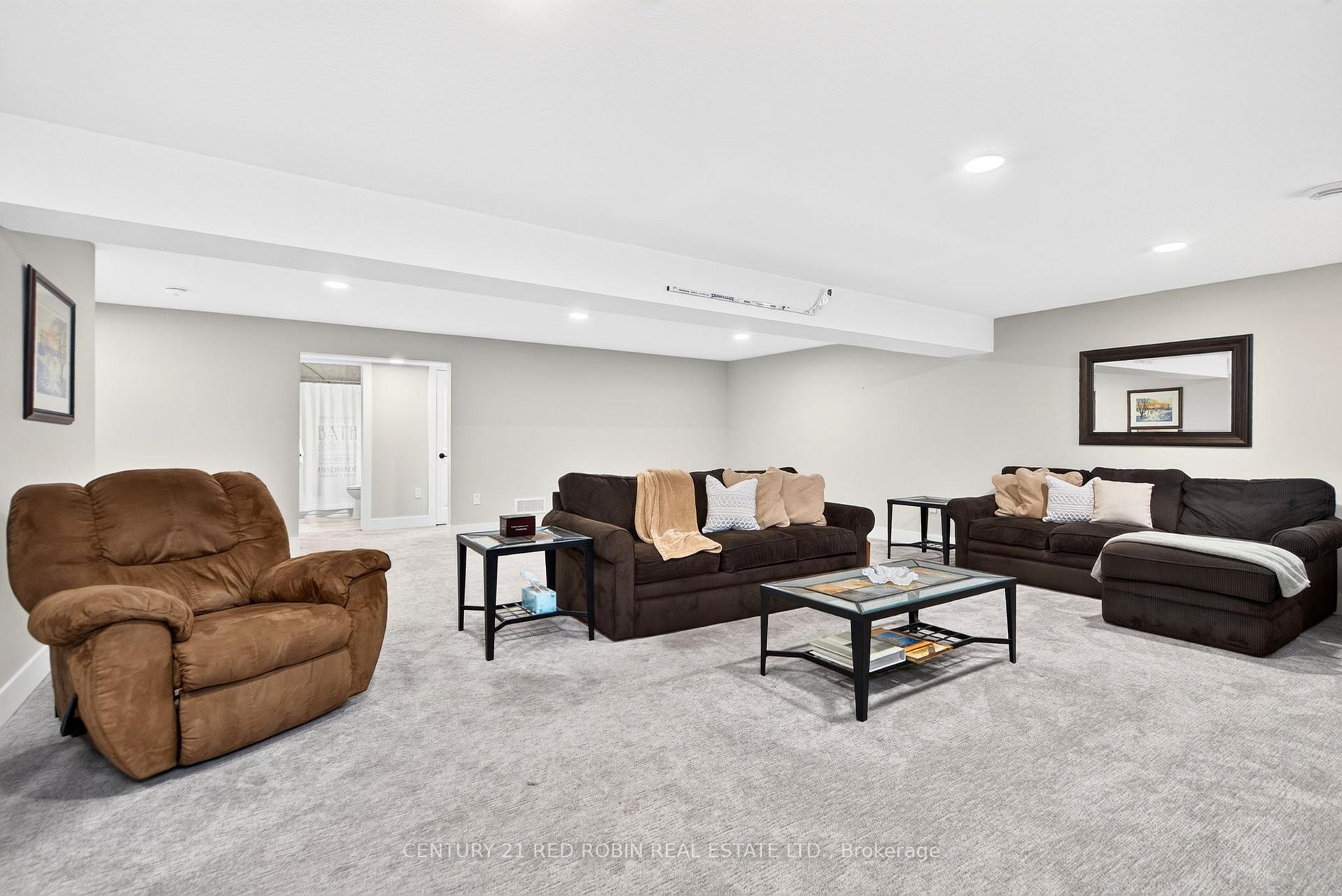 Photo 25 of 35 Elliot Street, Strathroy-Caradoc, SE — HOMEH