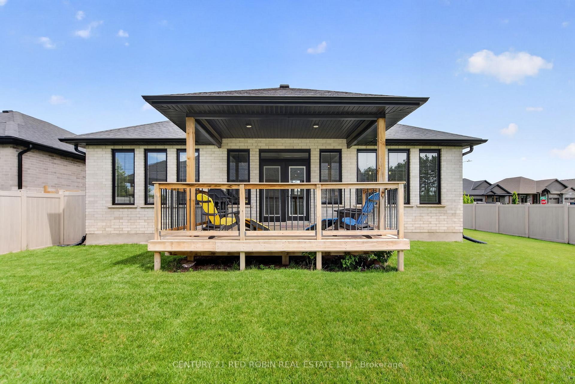 Photo 37 of 35 Elliot Street, Strathroy-Caradoc, SE — HOMEH