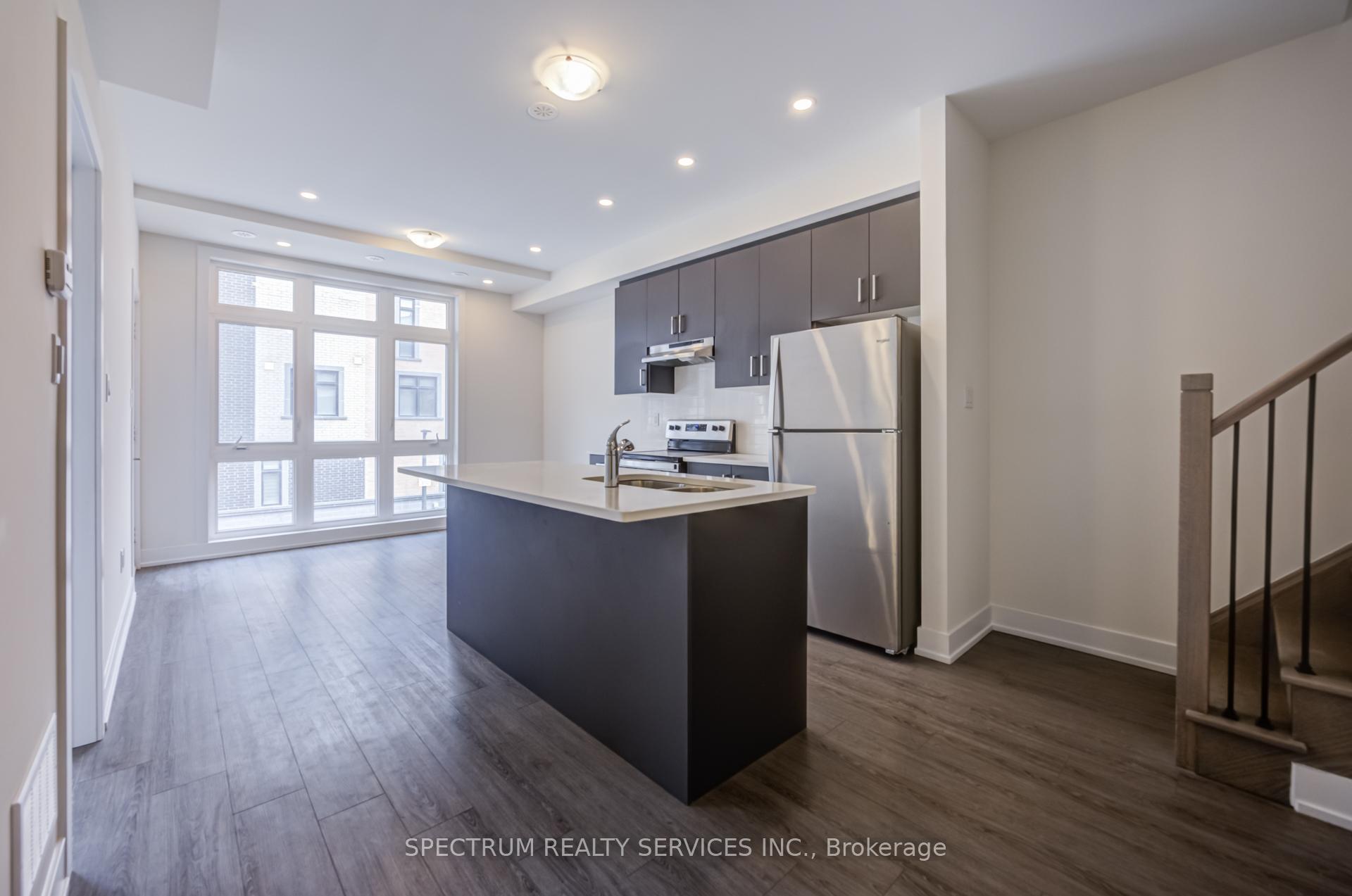 Photo 6 of Unit 3, 7 Phelps Lane, Richmond Hill, Oak Ridges — HOMEH