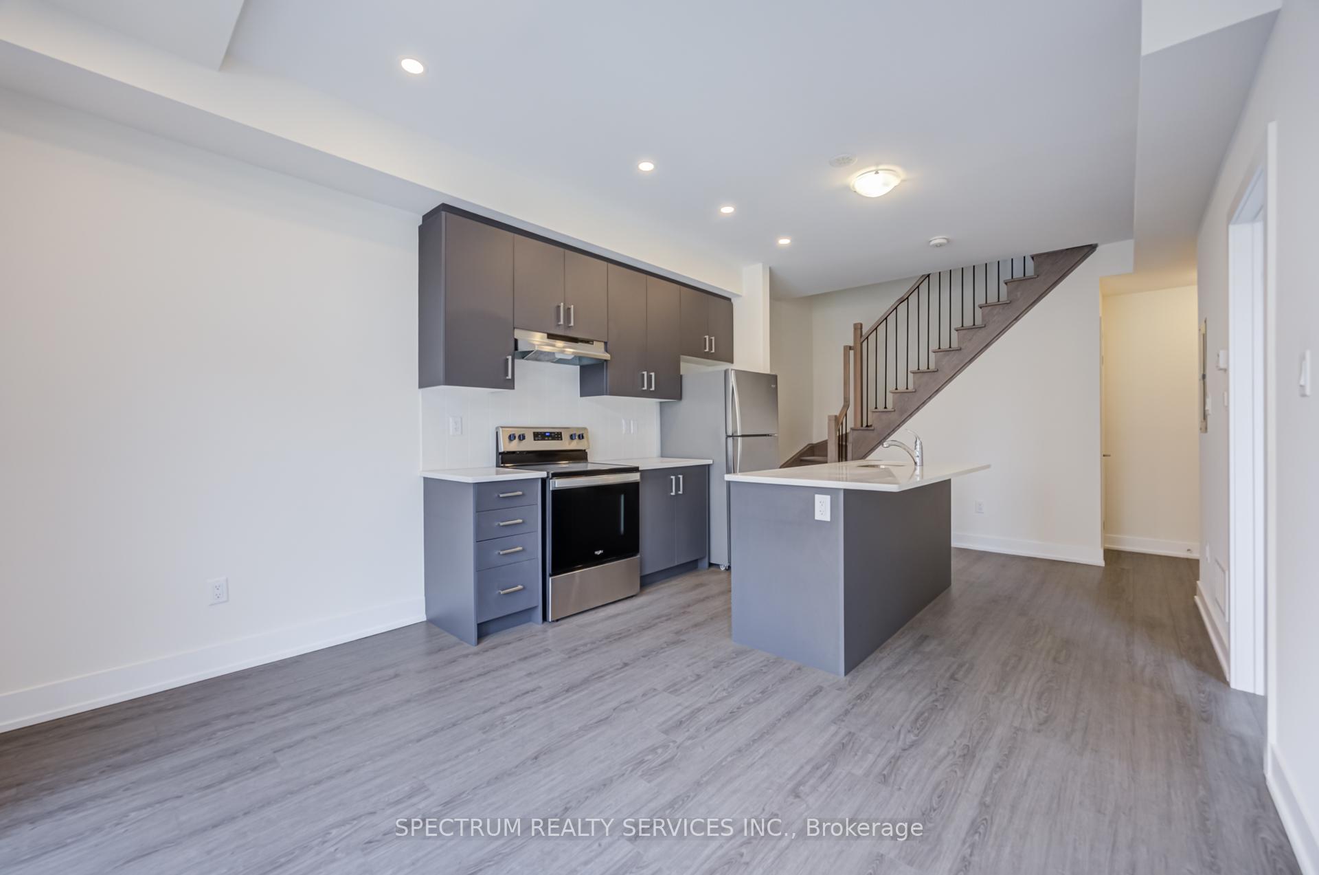 Photo 11 of Unit 3, 7 Phelps Lane, Richmond Hill, Oak Ridges — HOMEH