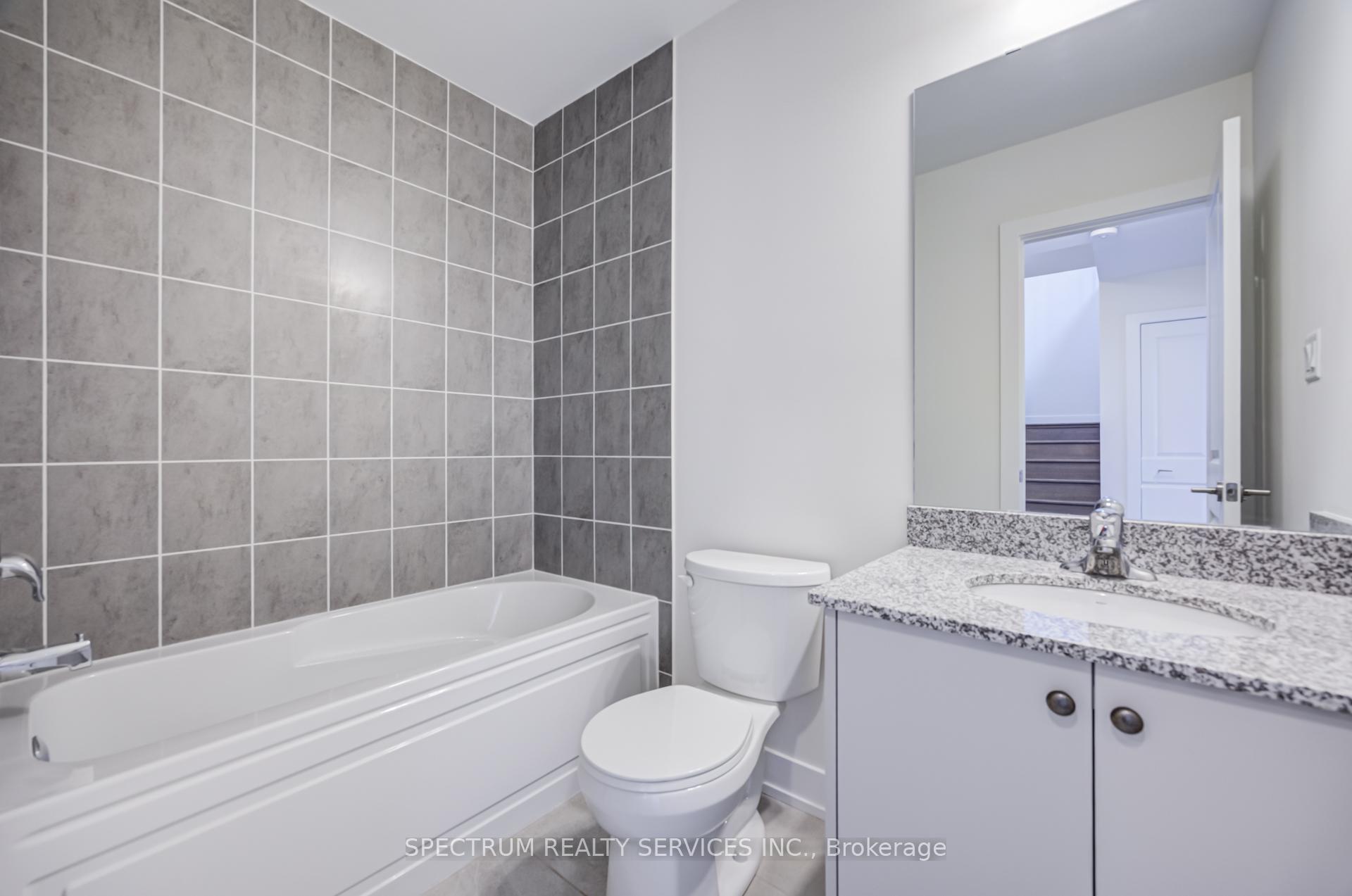 Photo 19 of Unit 3, 7 Phelps Lane, Richmond Hill, Oak Ridges — HOMEH