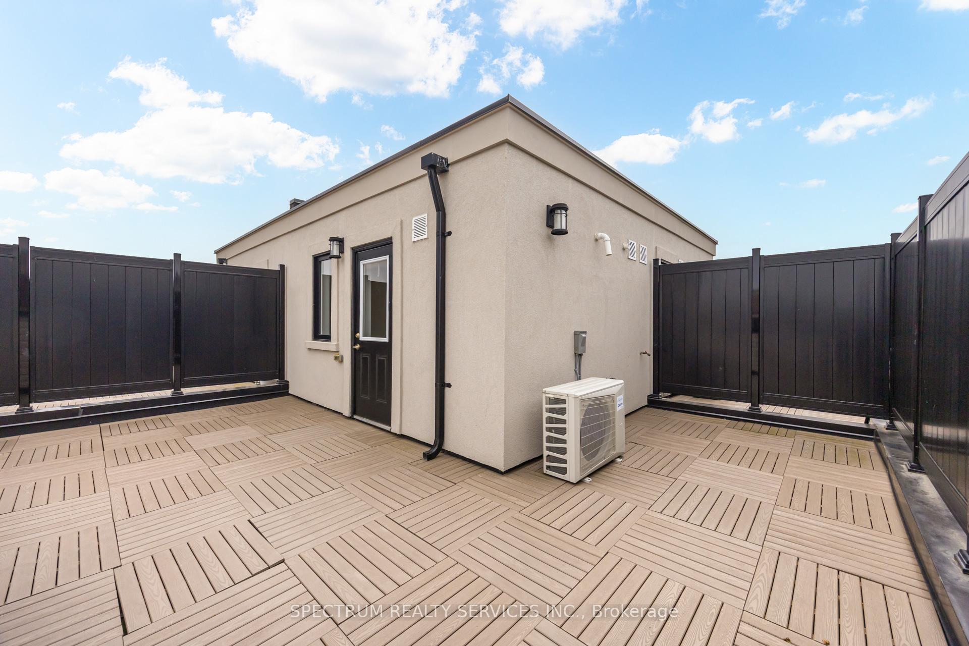 Photo 31 of Unit 3, 7 Phelps Lane, Richmond Hill, Oak Ridges — HOMEH