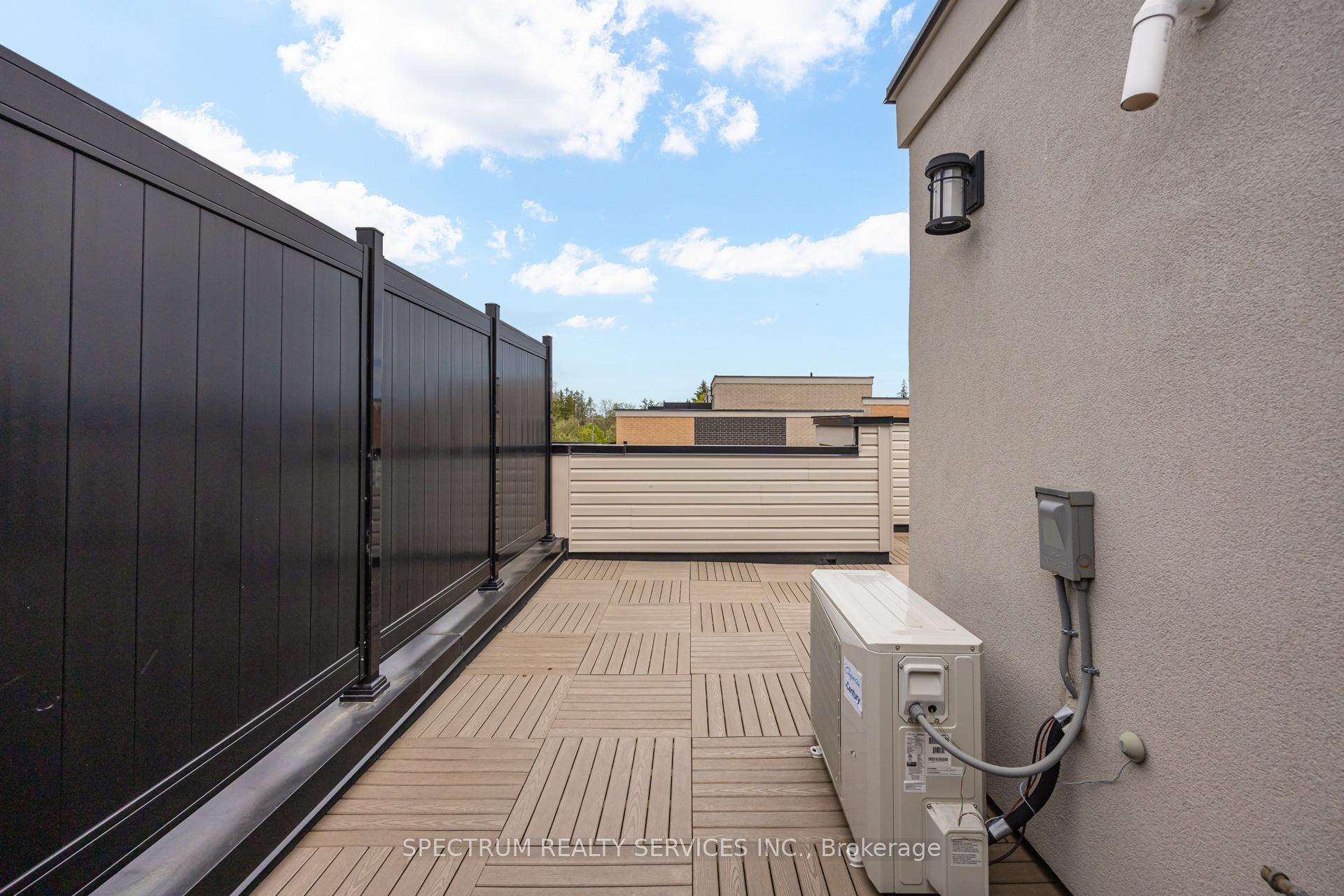 Photo 32 of Unit 3, 7 Phelps Lane, Richmond Hill, Oak Ridges — HOMEH