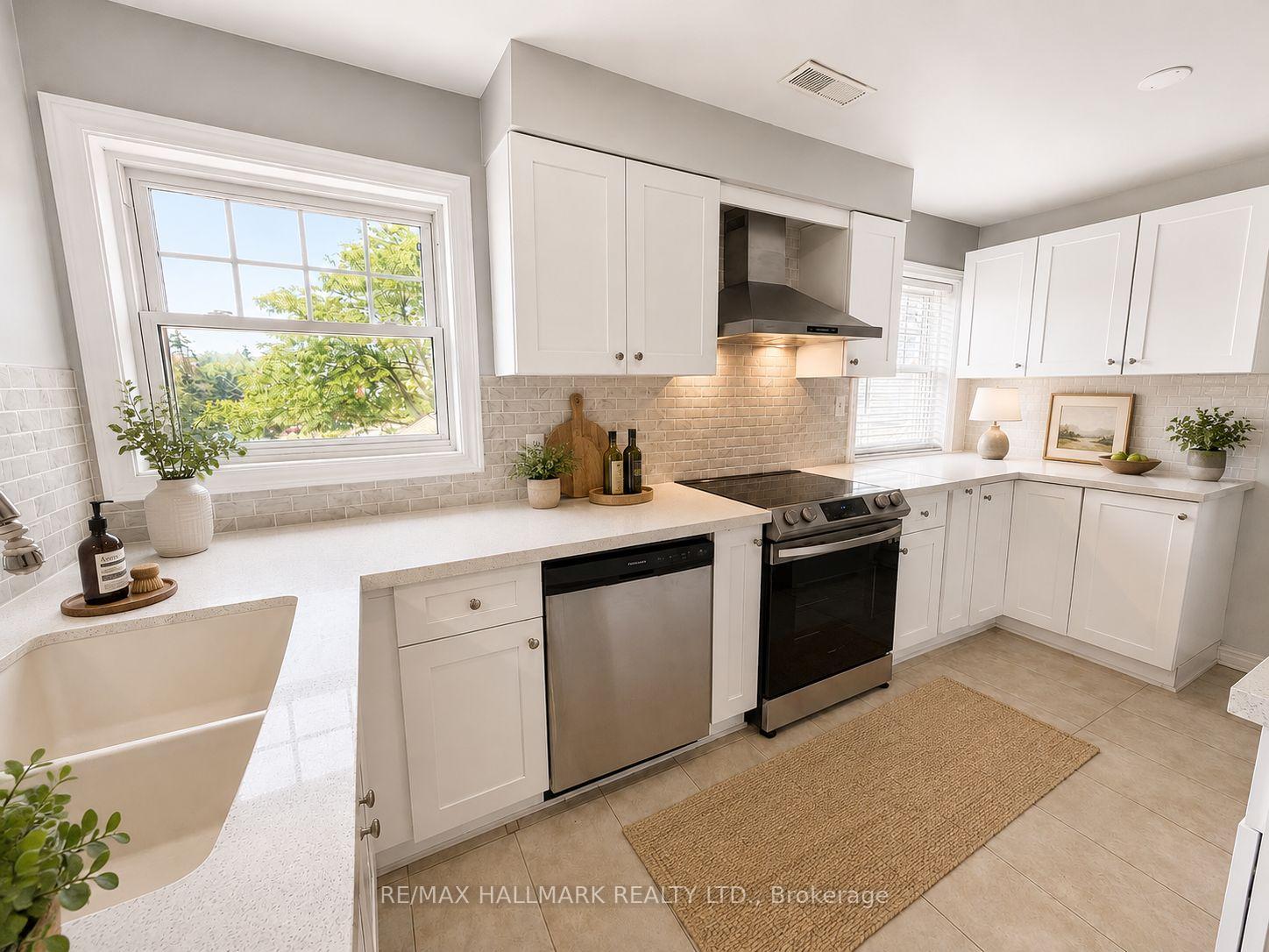 Photo 3 of Unit 46 (E11), 1665 Nash Road, Clarington, Courtice — HOMEH