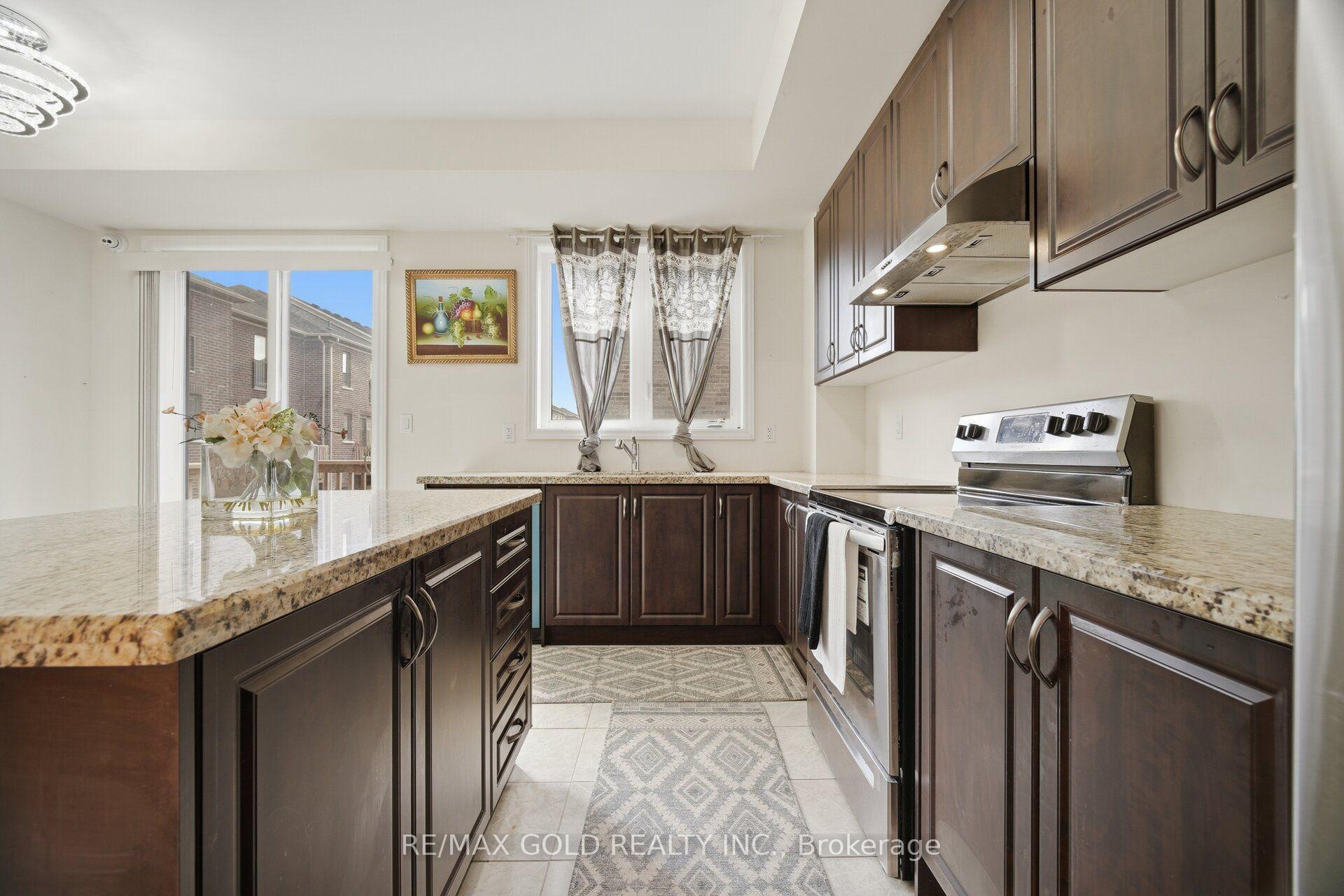 Photo 15 of 9 Arcola Street, Brampton, Goreway Drive Corridor — HOMEH