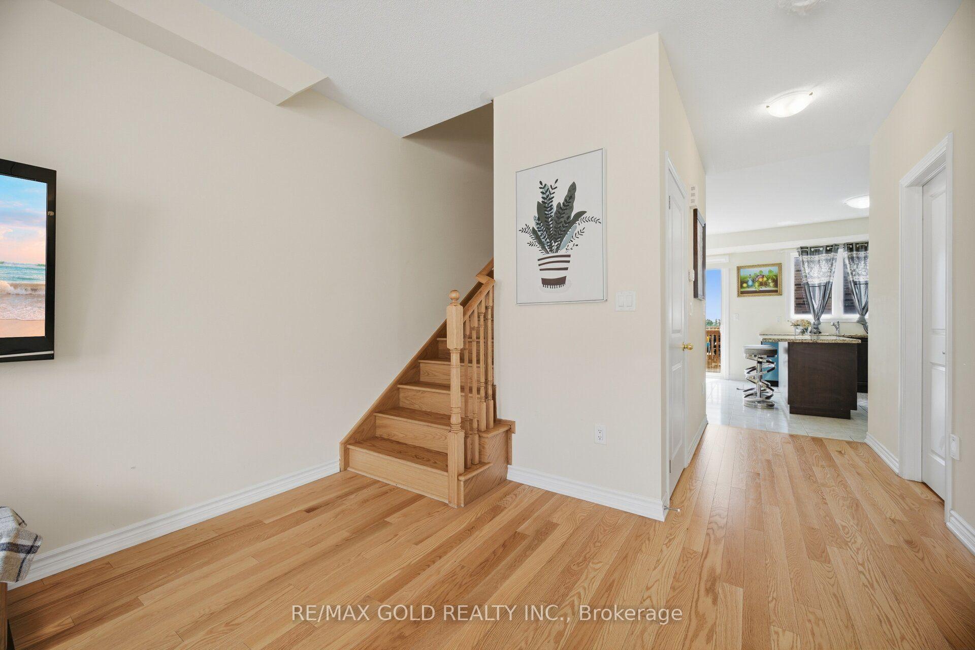 Photo 22 of 9 Arcola Street, Brampton, Goreway Drive Corridor — HOMEH