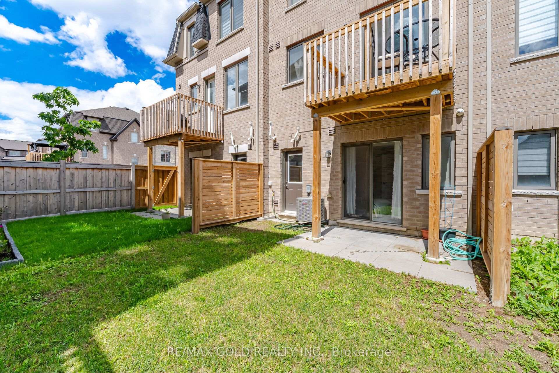 Photo 33 of 9 Arcola Street, Brampton, Goreway Drive Corridor — HOMEH