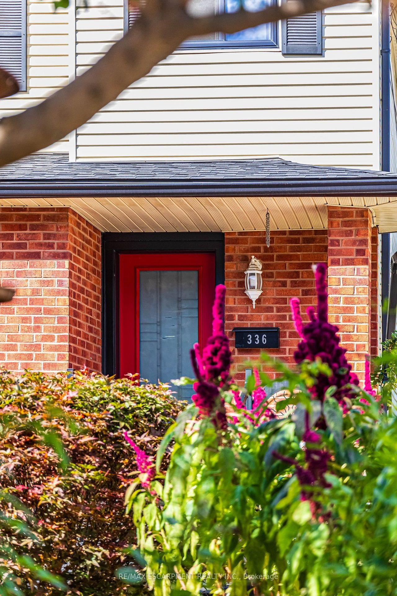 Photo 3 of 336 Jackson Street W, Hamilton, Kirkendall — HOMEH