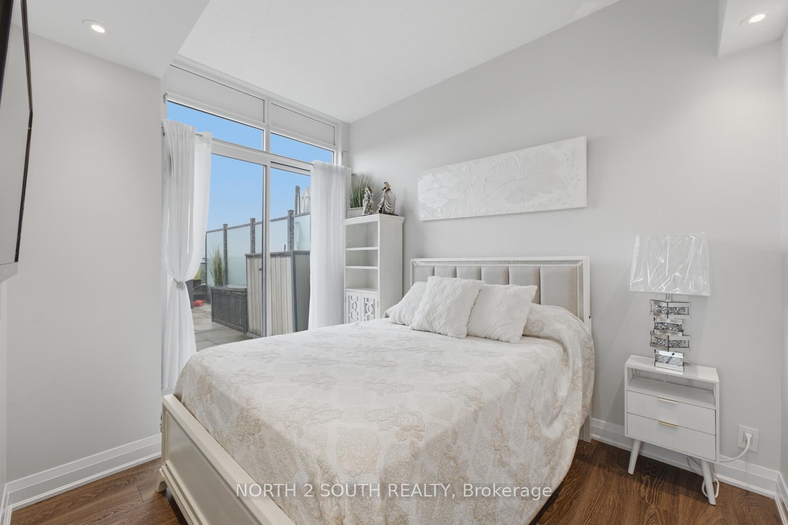 Photo 23 of Unit 1015, 12 Woodstream Boulevard, Vaughan, Vaughan Grove — HOMEH