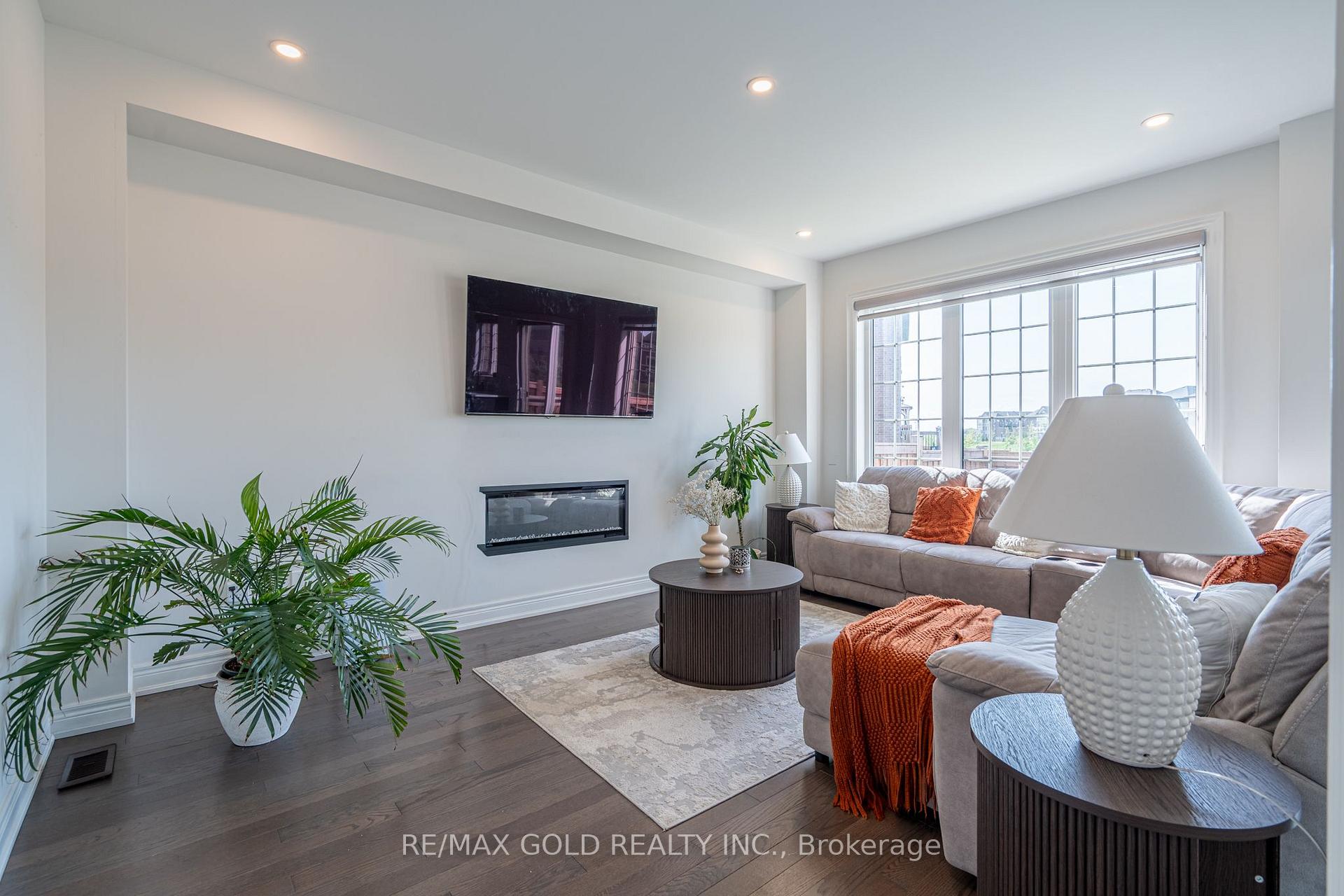 Photo 7 of 66 Puffin Crescent, Brampton, Sandringham-Wellington — HOMEH