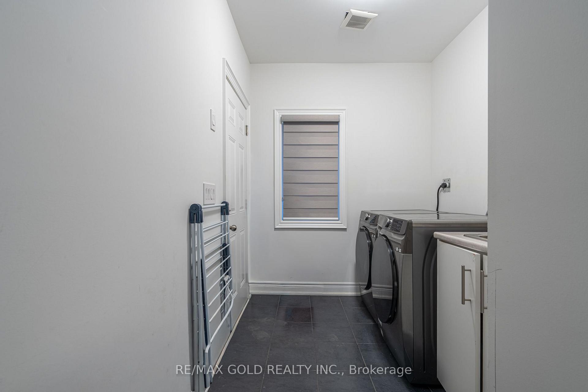 Photo 15 of 66 Puffin Crescent, Brampton, Sandringham-Wellington — HOMEH