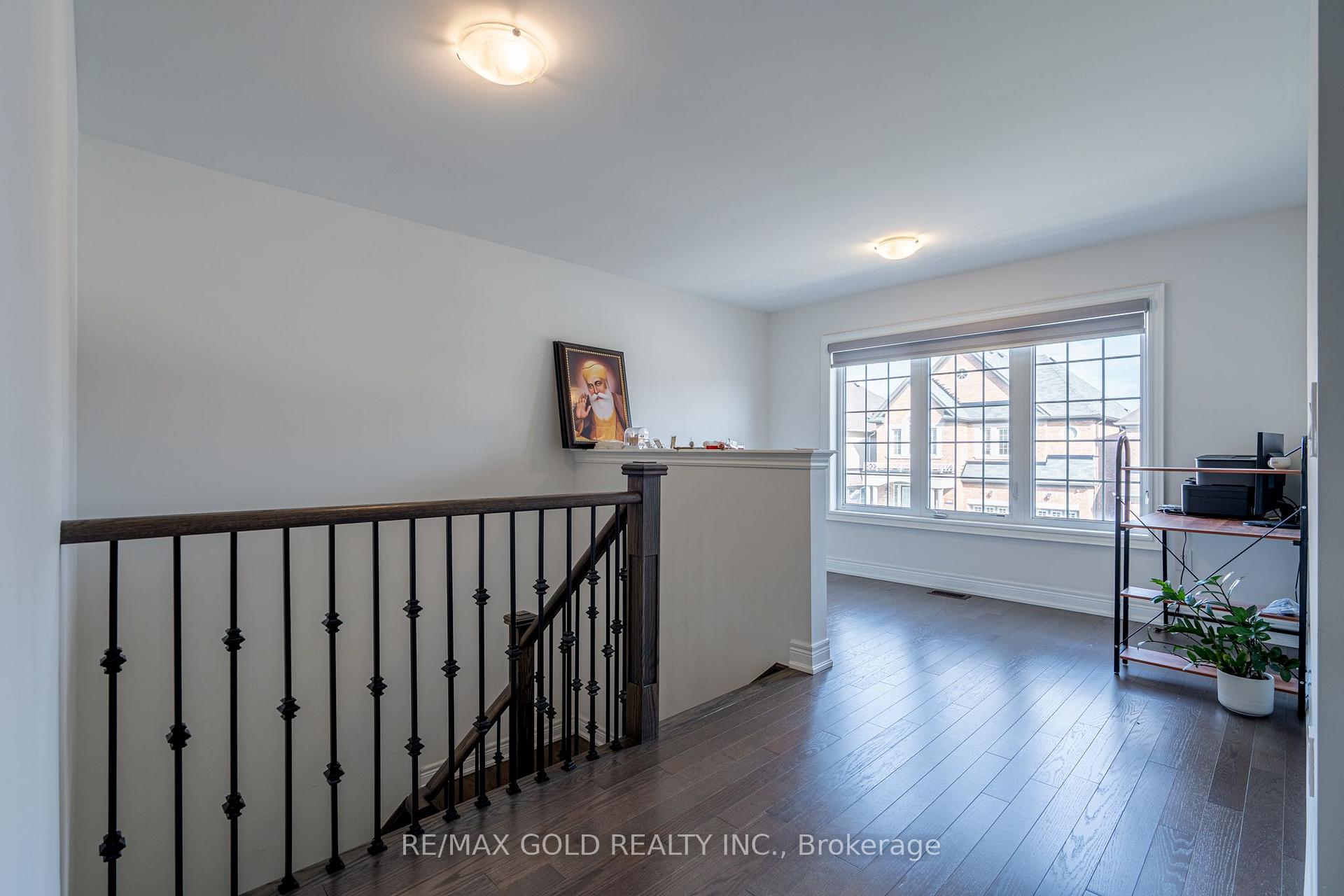 Photo 16 of 66 Puffin Crescent, Brampton, Sandringham-Wellington — HOMEH