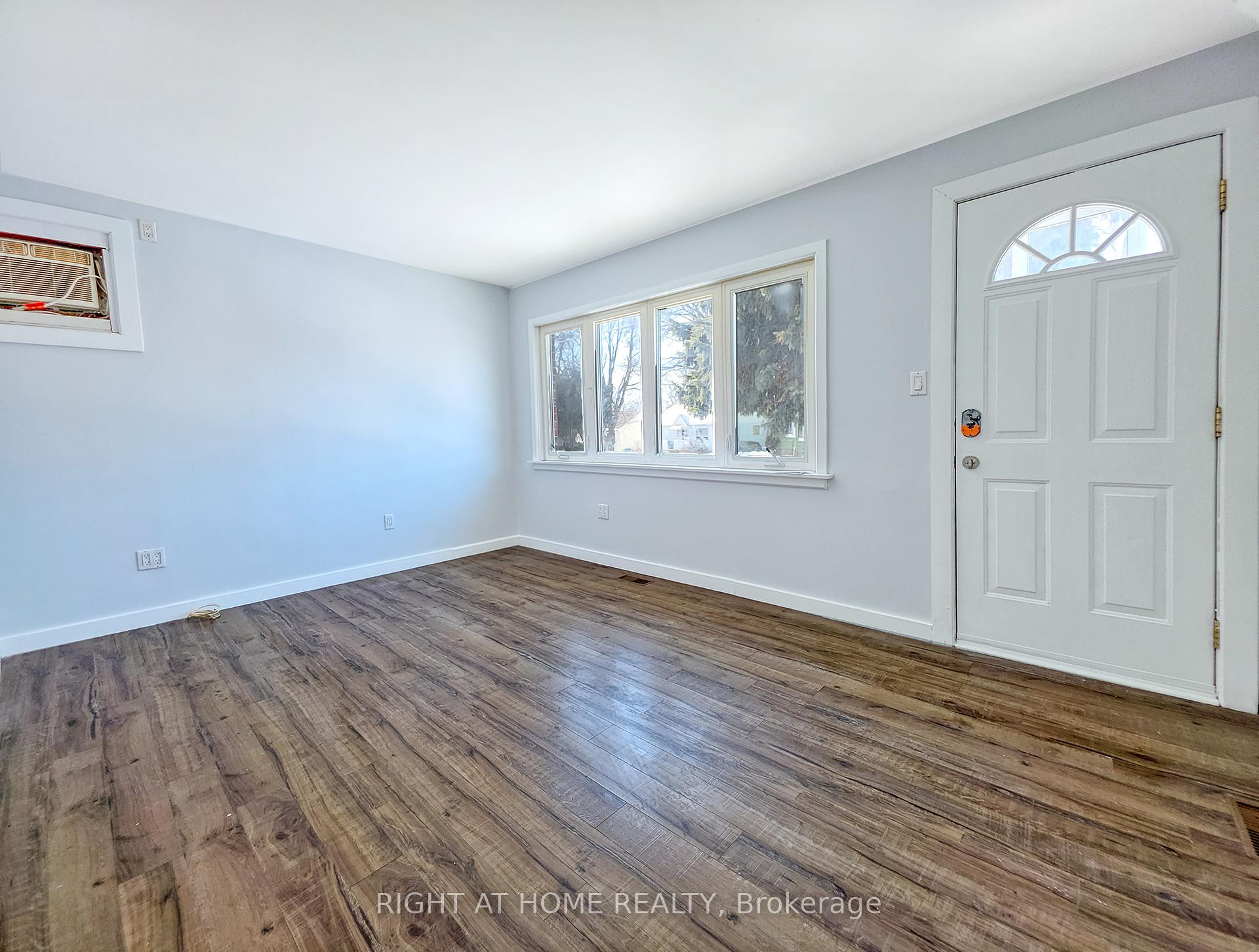 Photo 5 of 9 Rogers Road, Brampton, Brampton West — HOMEH