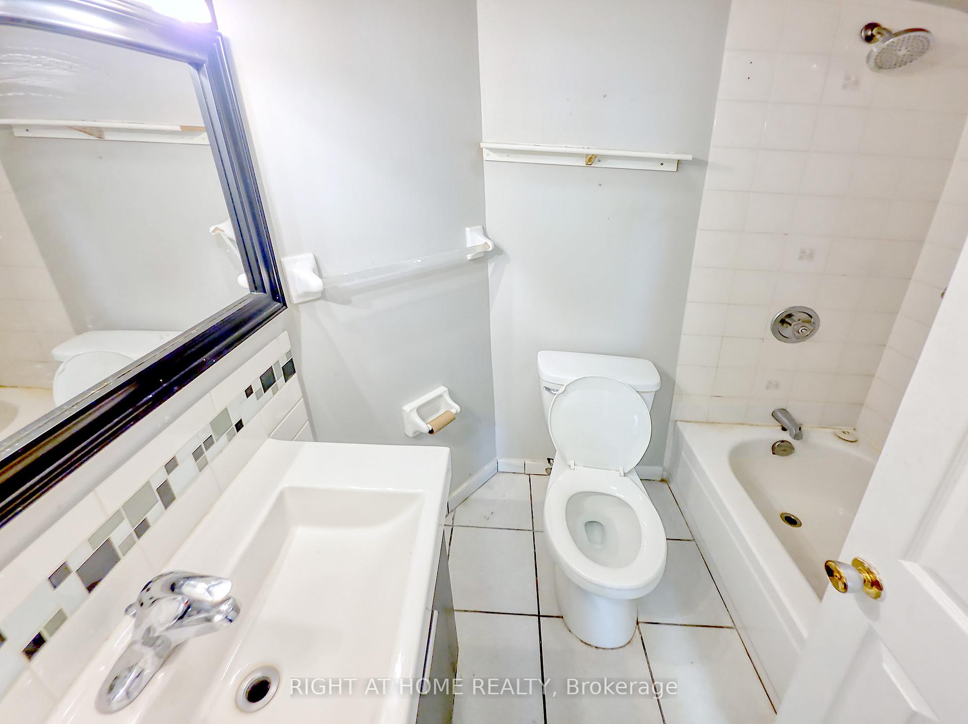 Photo 16 of 9 Rogers Road, Brampton, Brampton West — HOMEH
