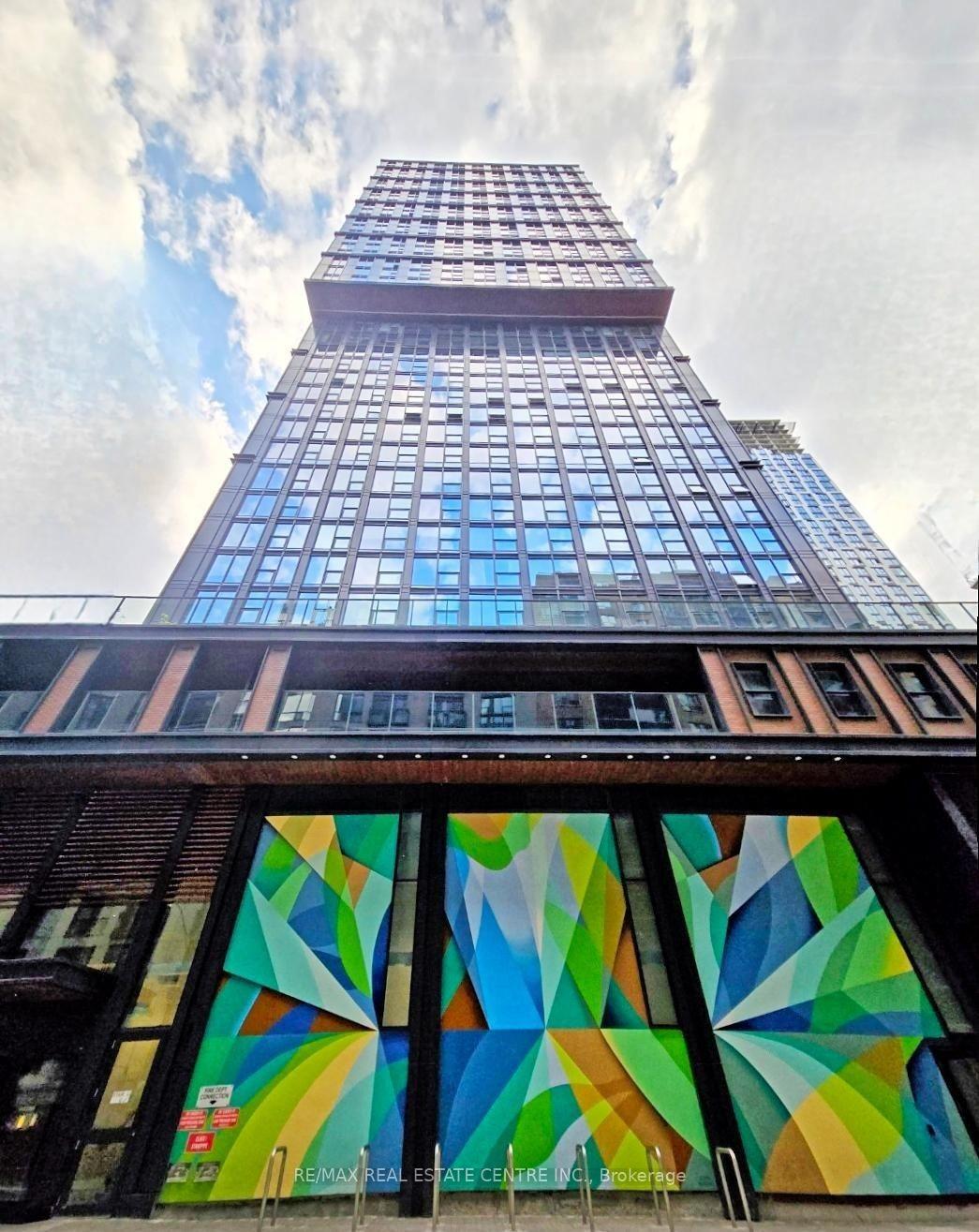 Front of Unit 3802, 82 Dalhousie Street