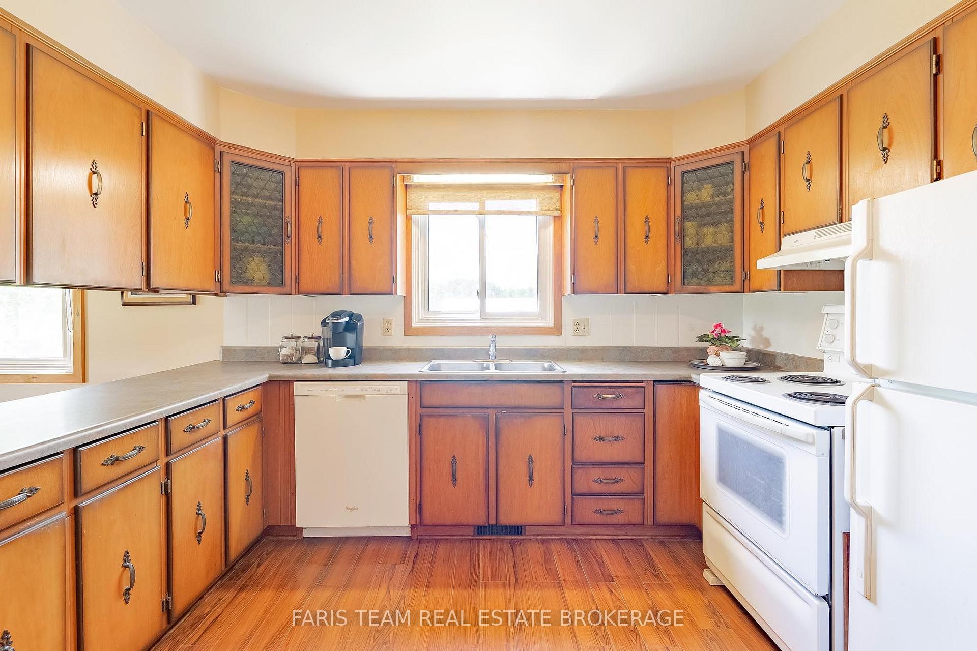 Photo 10 of 2966 George Johnston Road, Springwater, Rural Springwater — HOMEH