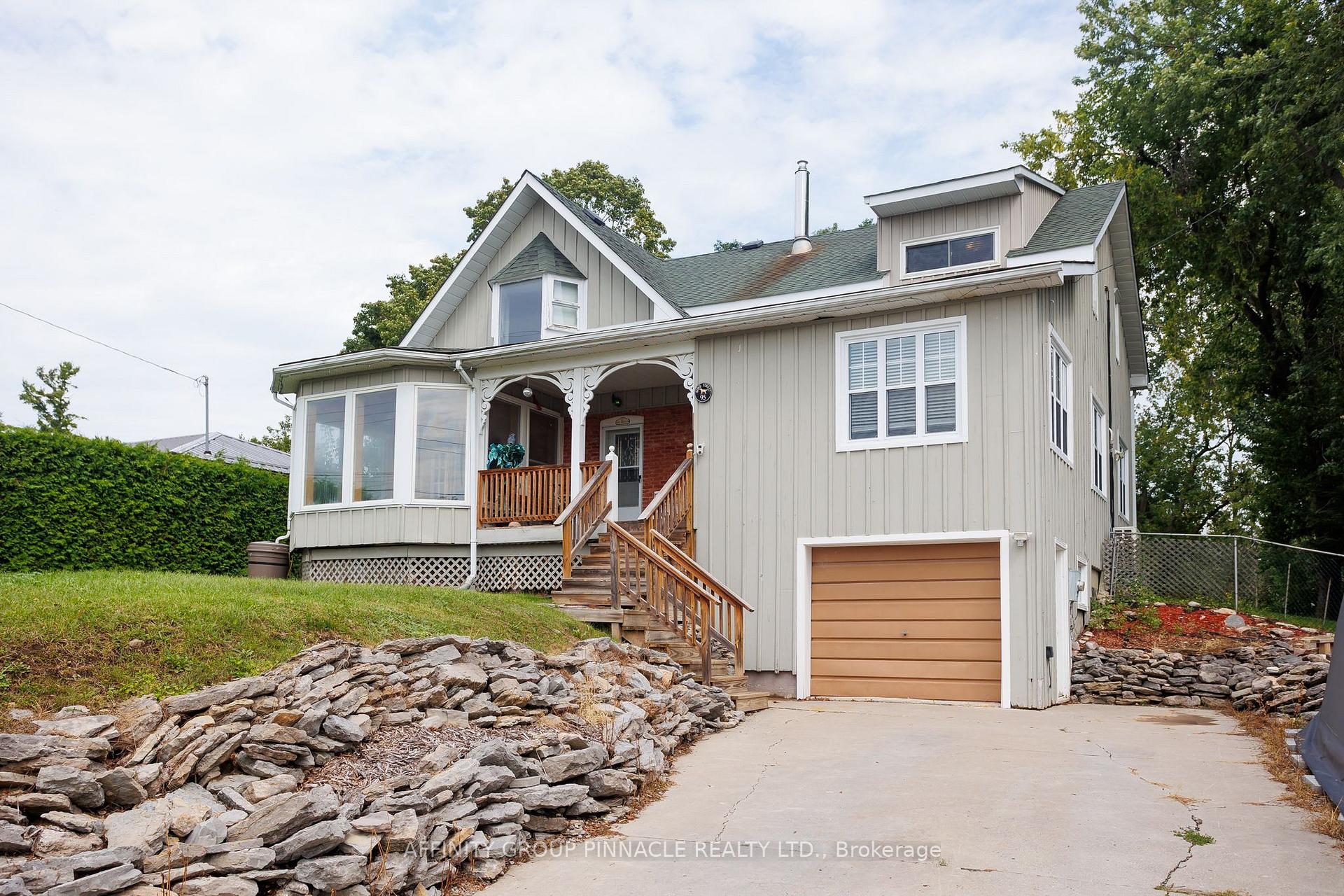 Photo of 95 Bond Street E