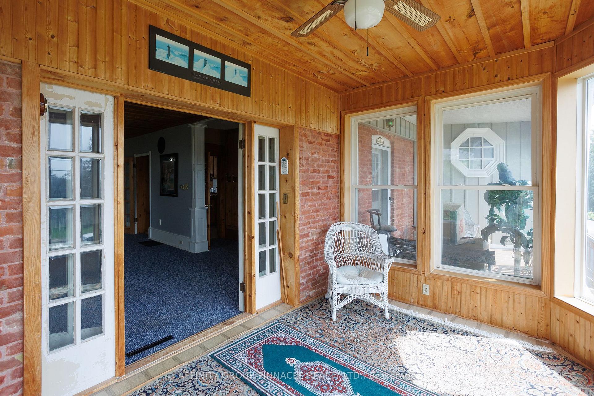Photo 6 of 95 Bond Street E, Kawartha Lakes, Fenelon Falls — HOMEH