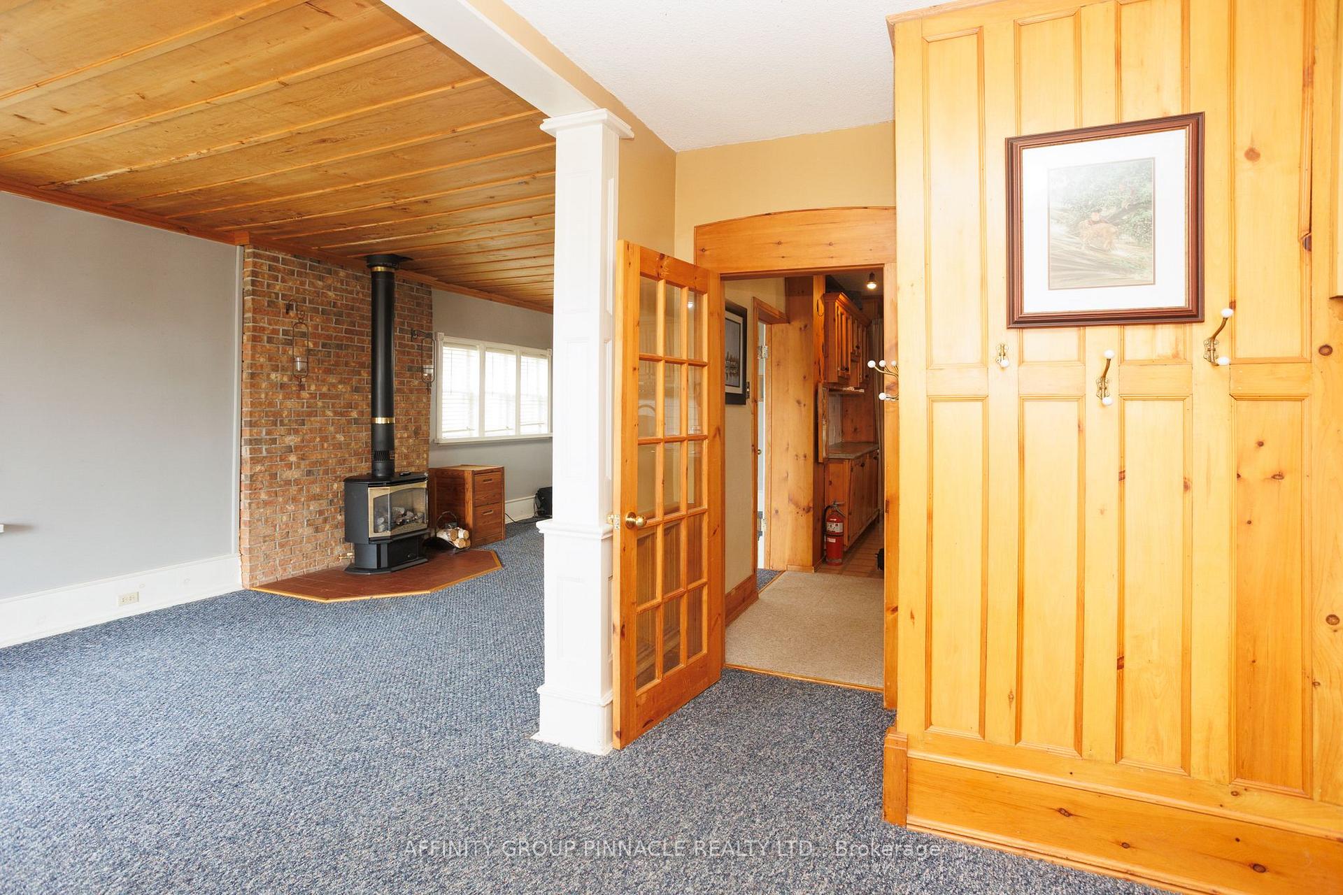 Photo 9 of 95 Bond Street E, Kawartha Lakes, Fenelon Falls — HOMEH
