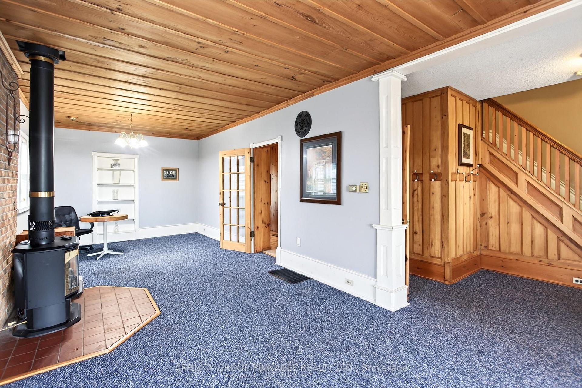 Photo 10 of 95 Bond Street E, Kawartha Lakes, Fenelon Falls — HOMEH